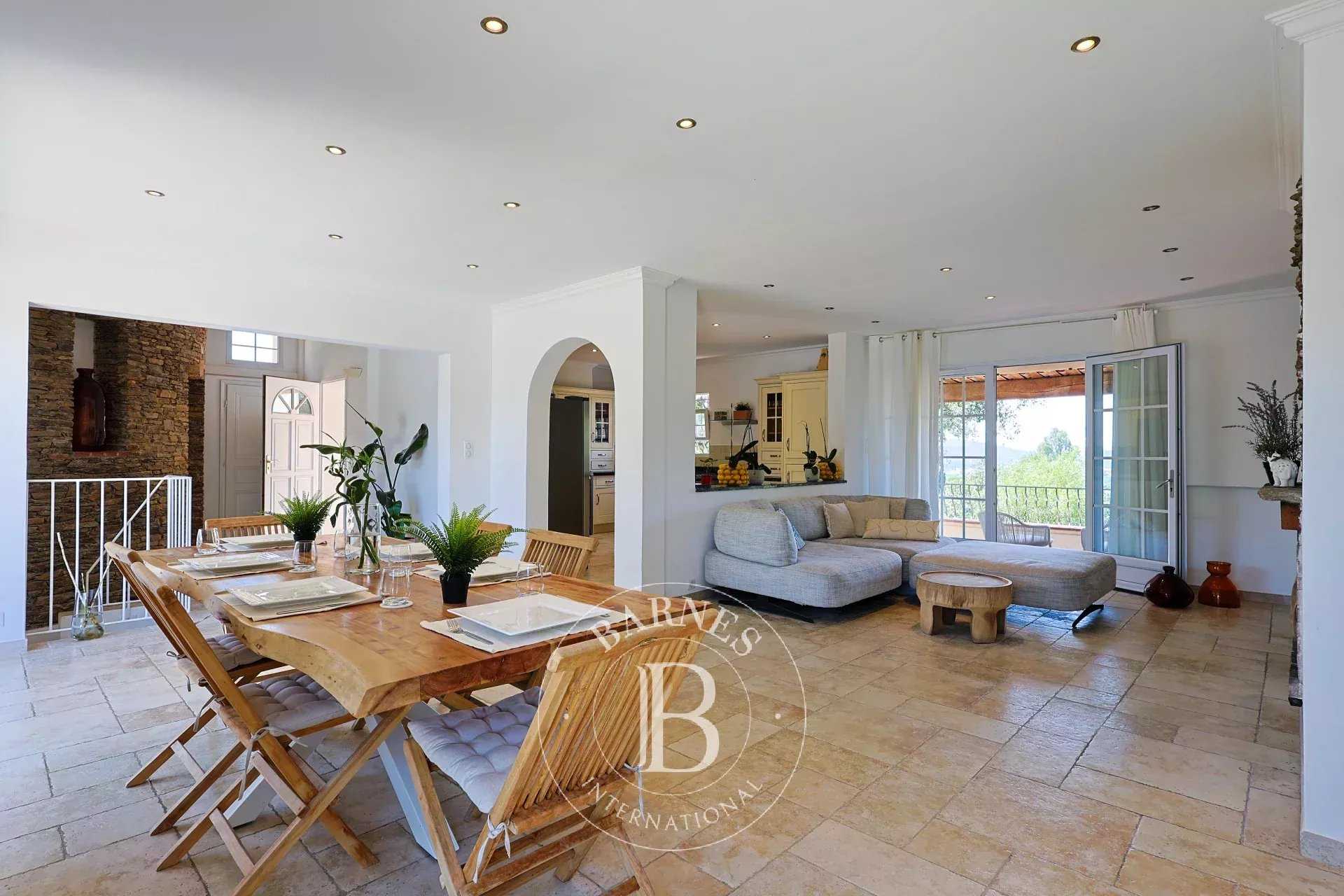 Grimaud  - Maison 6 Pi&egrave;ces 5 Chambres