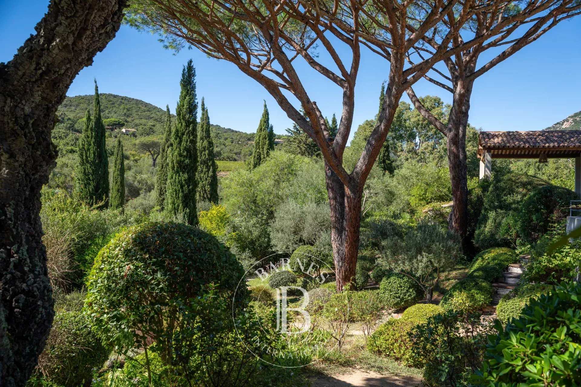 Grimaud  - Maison 8 Pi&egrave;ces 5 Chambres