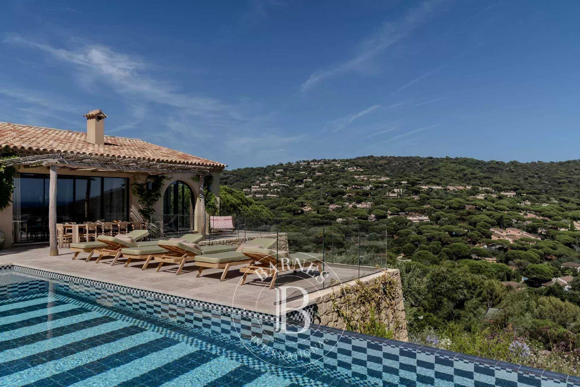 GIGARO - VILLA 7 CHAMBRES - VUE MER PANORAMIQUE picture 20