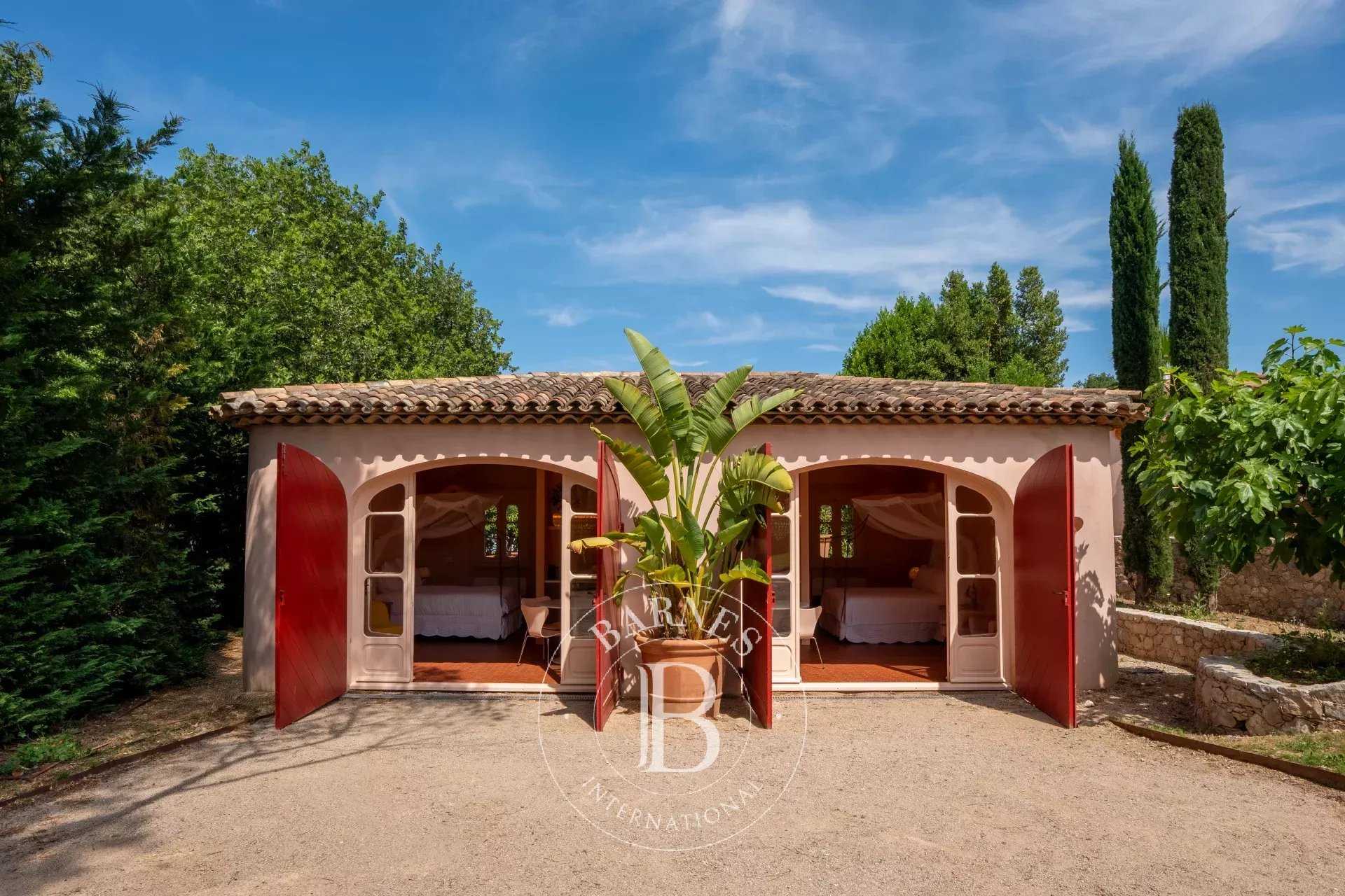 Saint-Tropez  - Maison 10 Pi&egrave;ces 5 Chambres