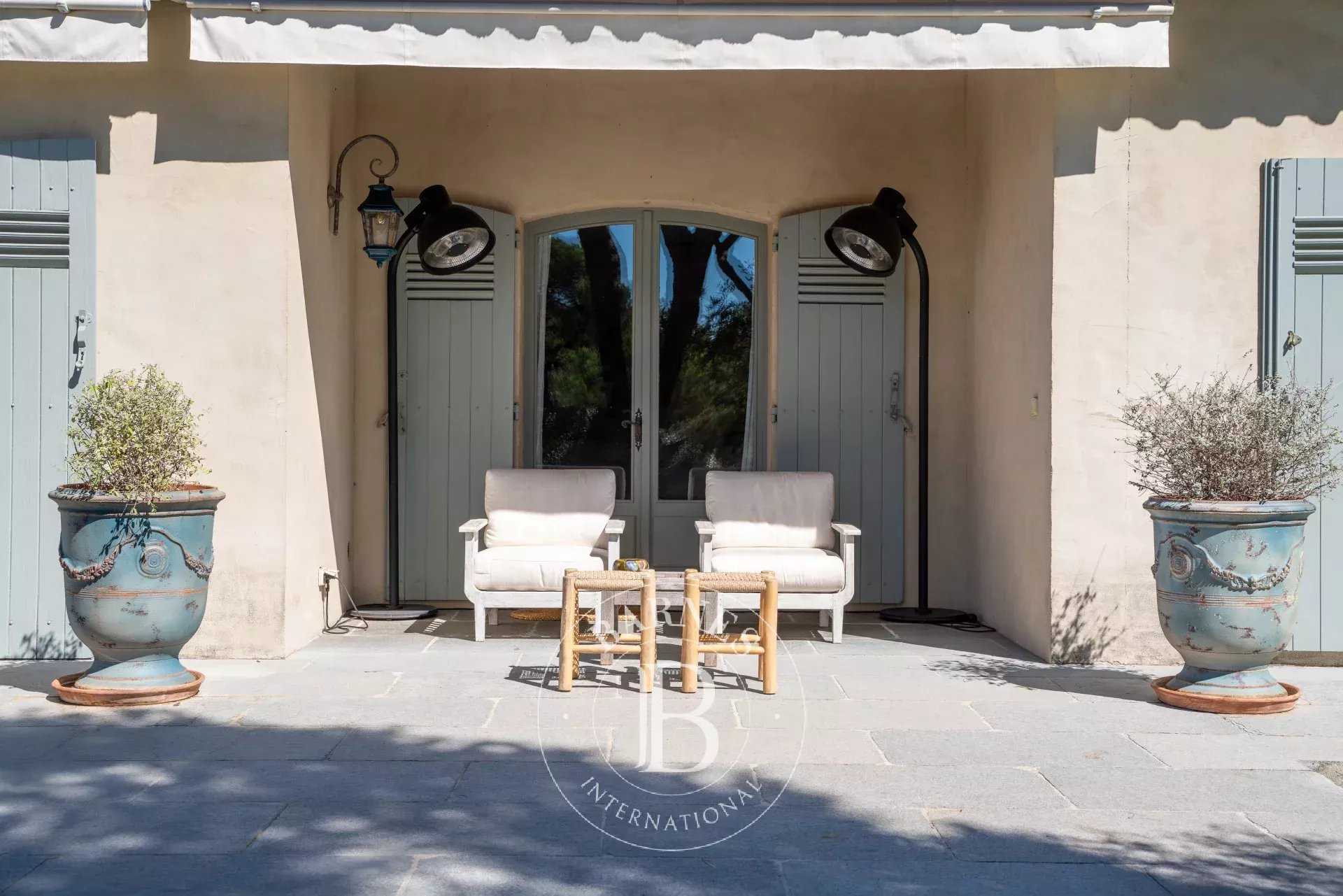 Grimaud  - Maison 8 Pi&egrave;ces 5 Chambres