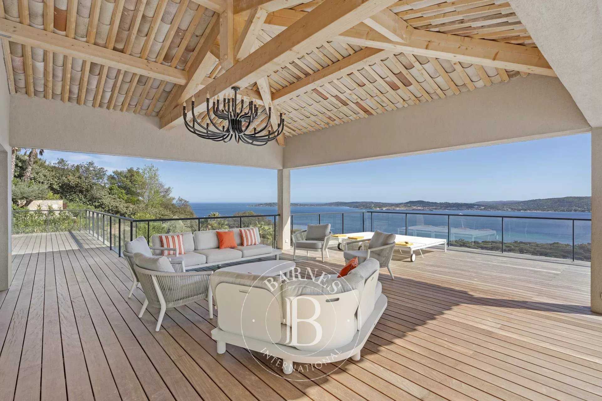 Grimaud  - Maison 6 Pi&egrave;ces 5 Chambres