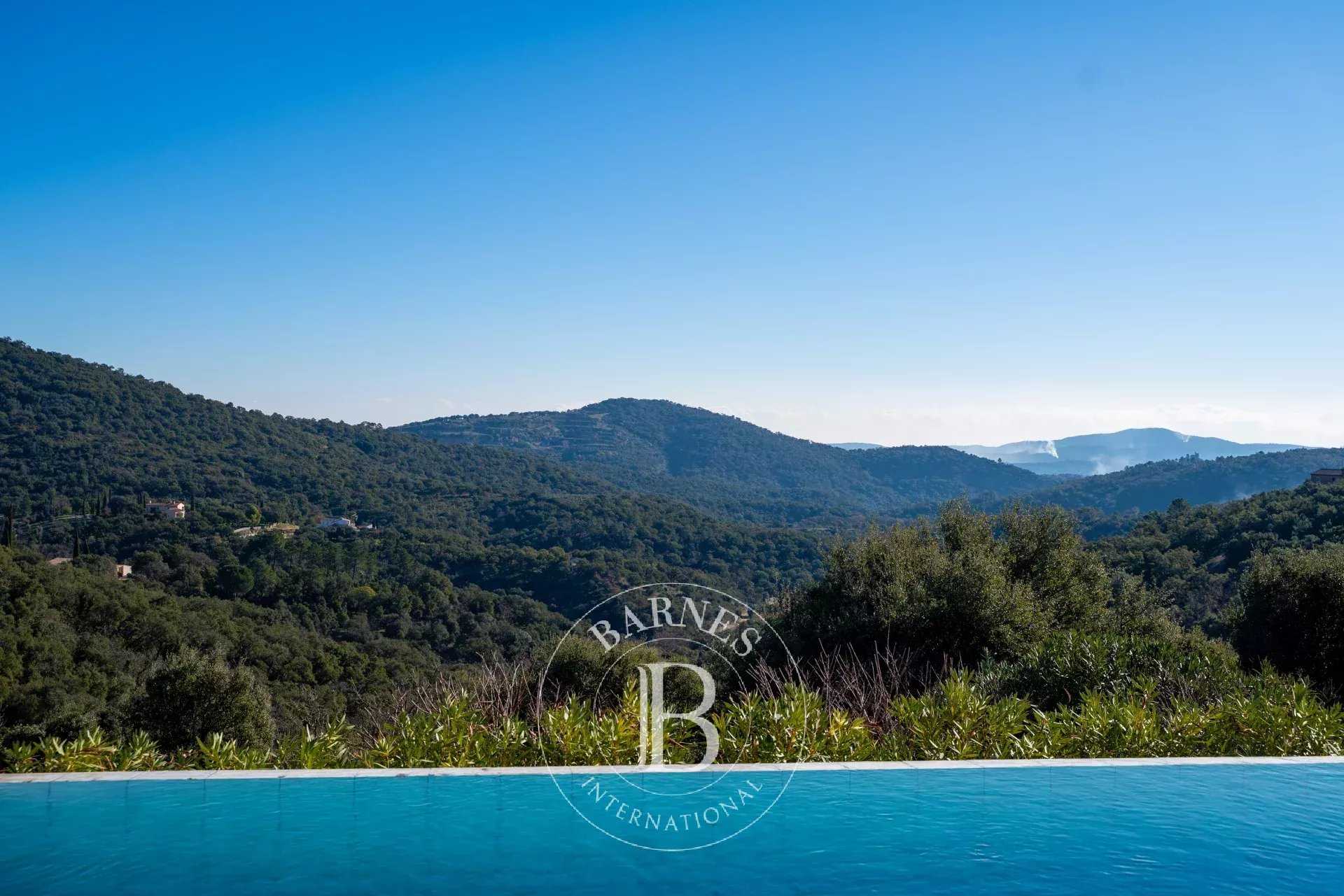 Grimaud  - Maison 6 Pi&egrave;ces 4 Chambres