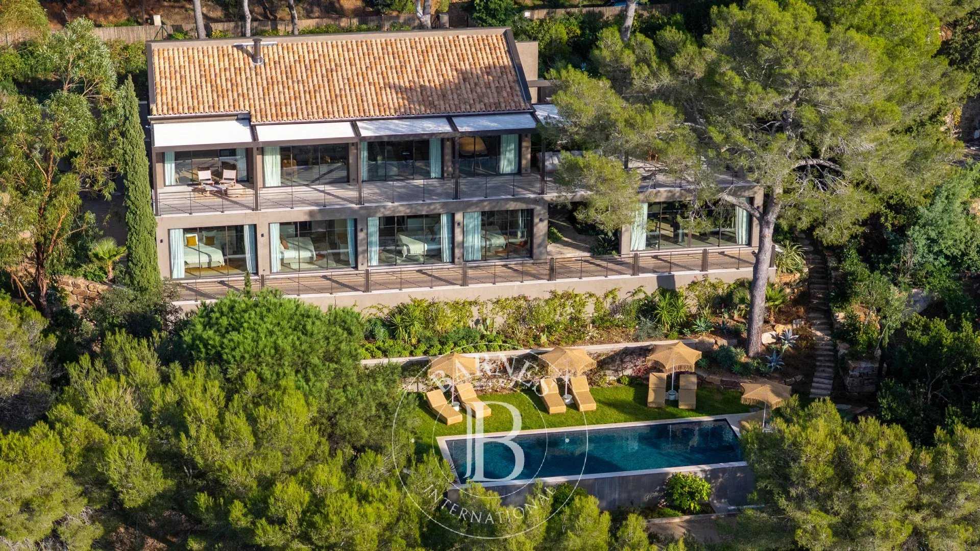 GIGARO - VILLA 6 CHAMBRES - PISCINE - VUE MER picture 20