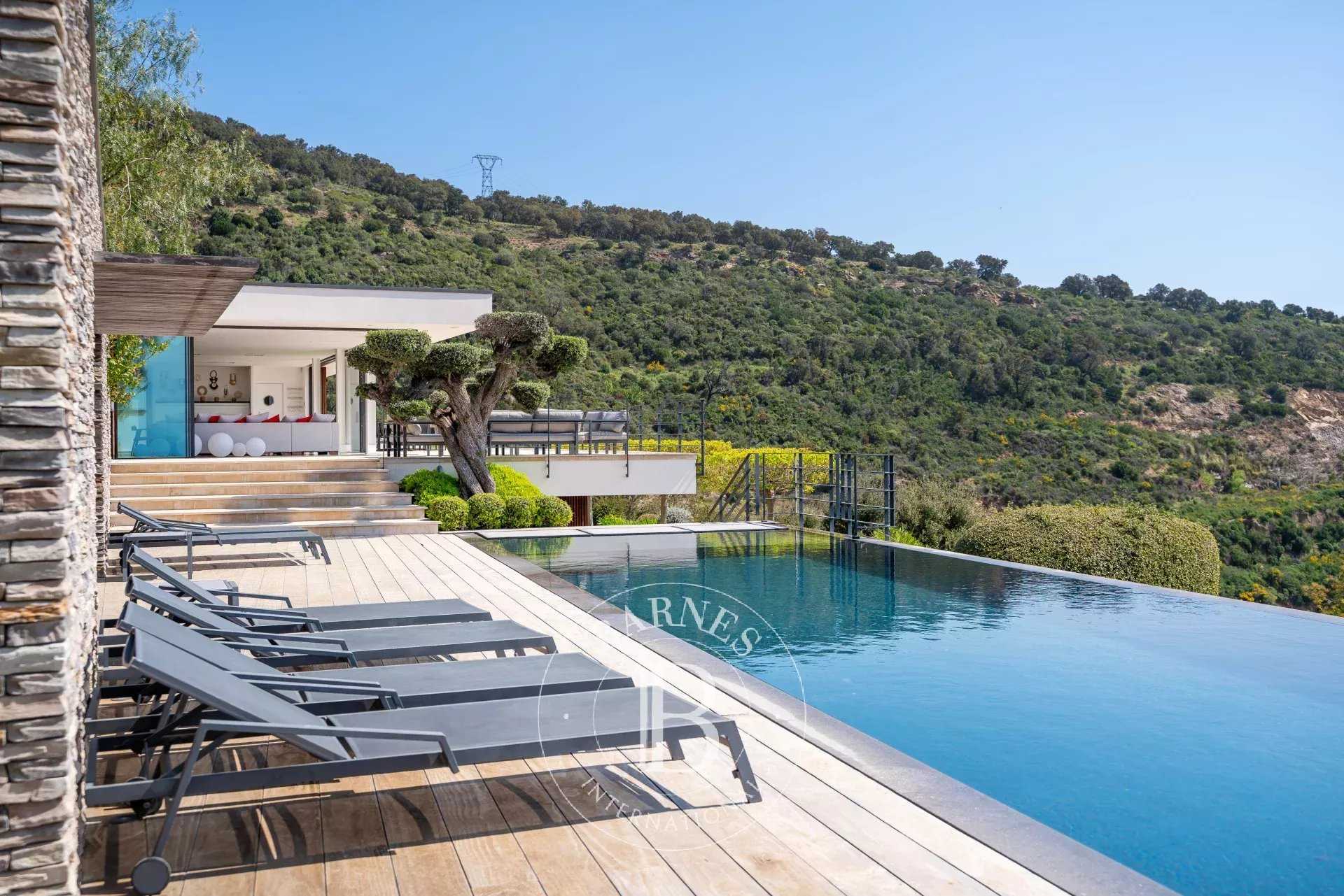 Grimaud  - Villa 7 Bedrooms