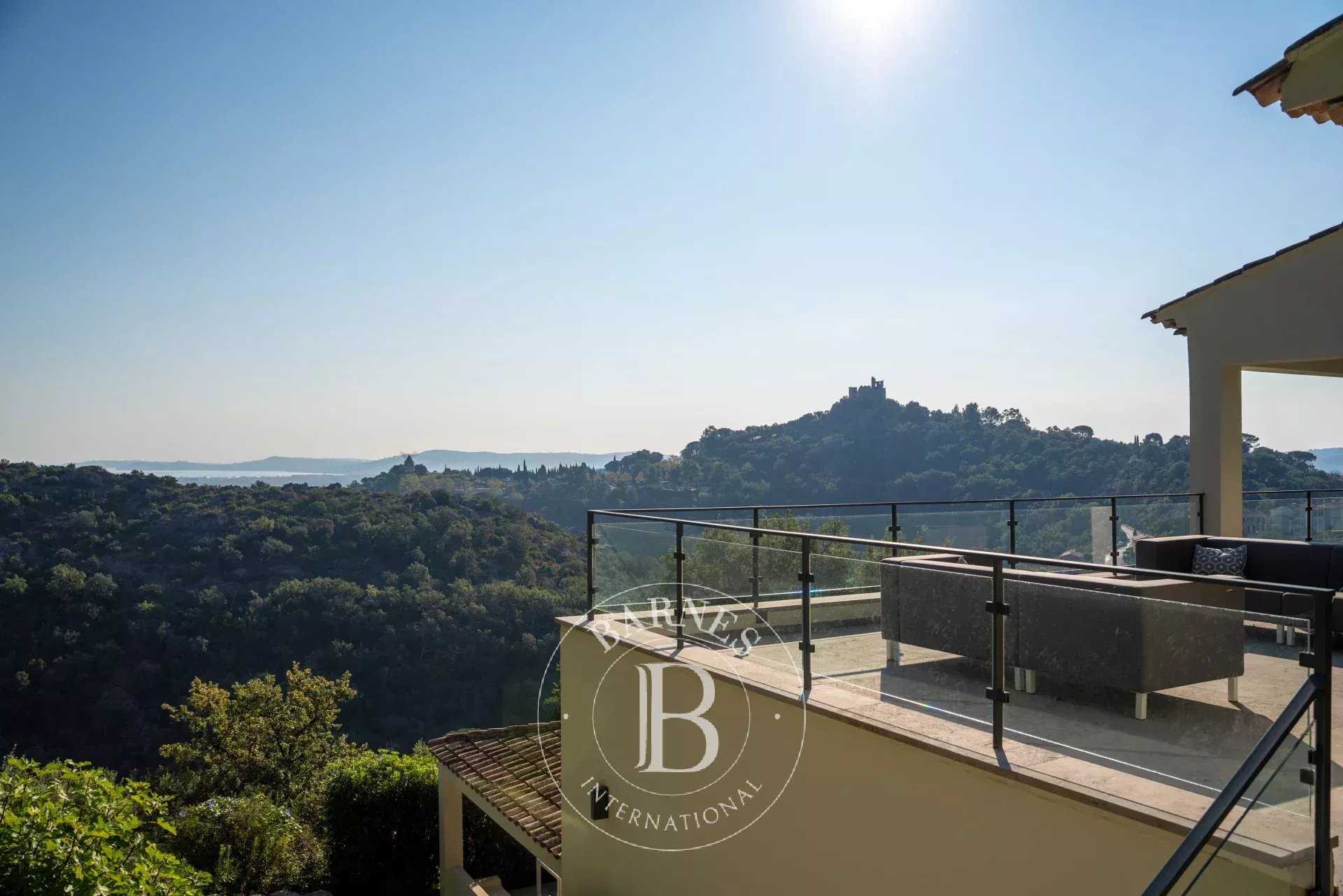 Grimaud  - Maison 7 Pi&egrave;ces 6 Chambres