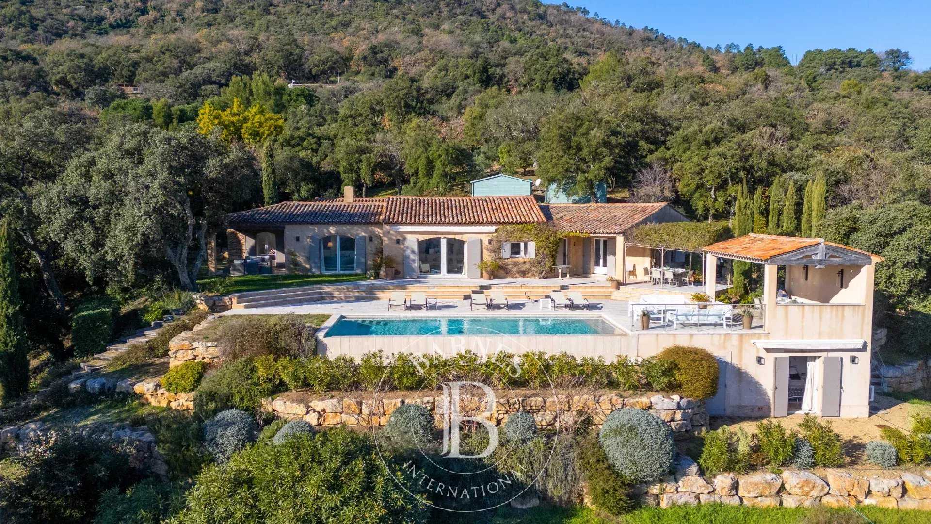 Grimaud  - Maison 6 Pi&egrave;ces 4 Chambres