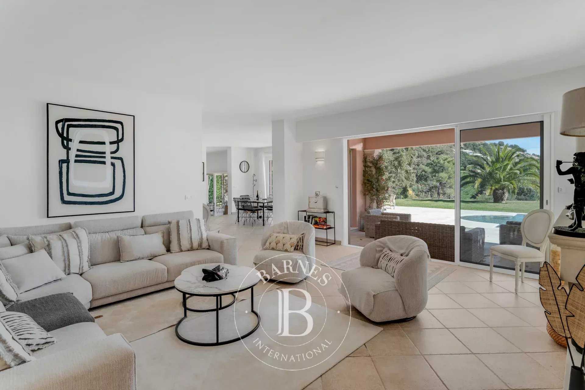 Grimaud  - Maison 6 Pi&egrave;ces 5 Chambres