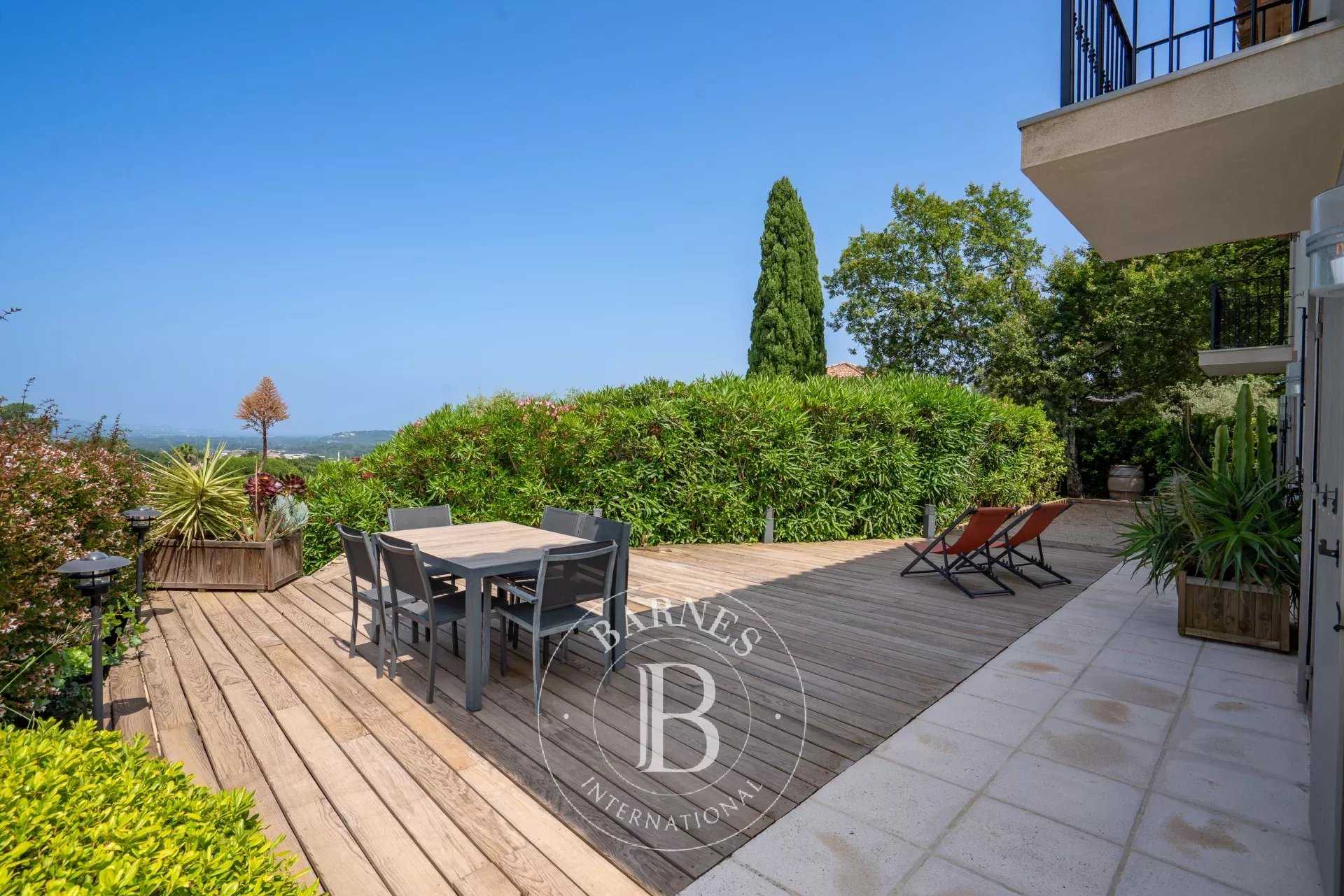 Cogolin  - Villa 5 Bedrooms