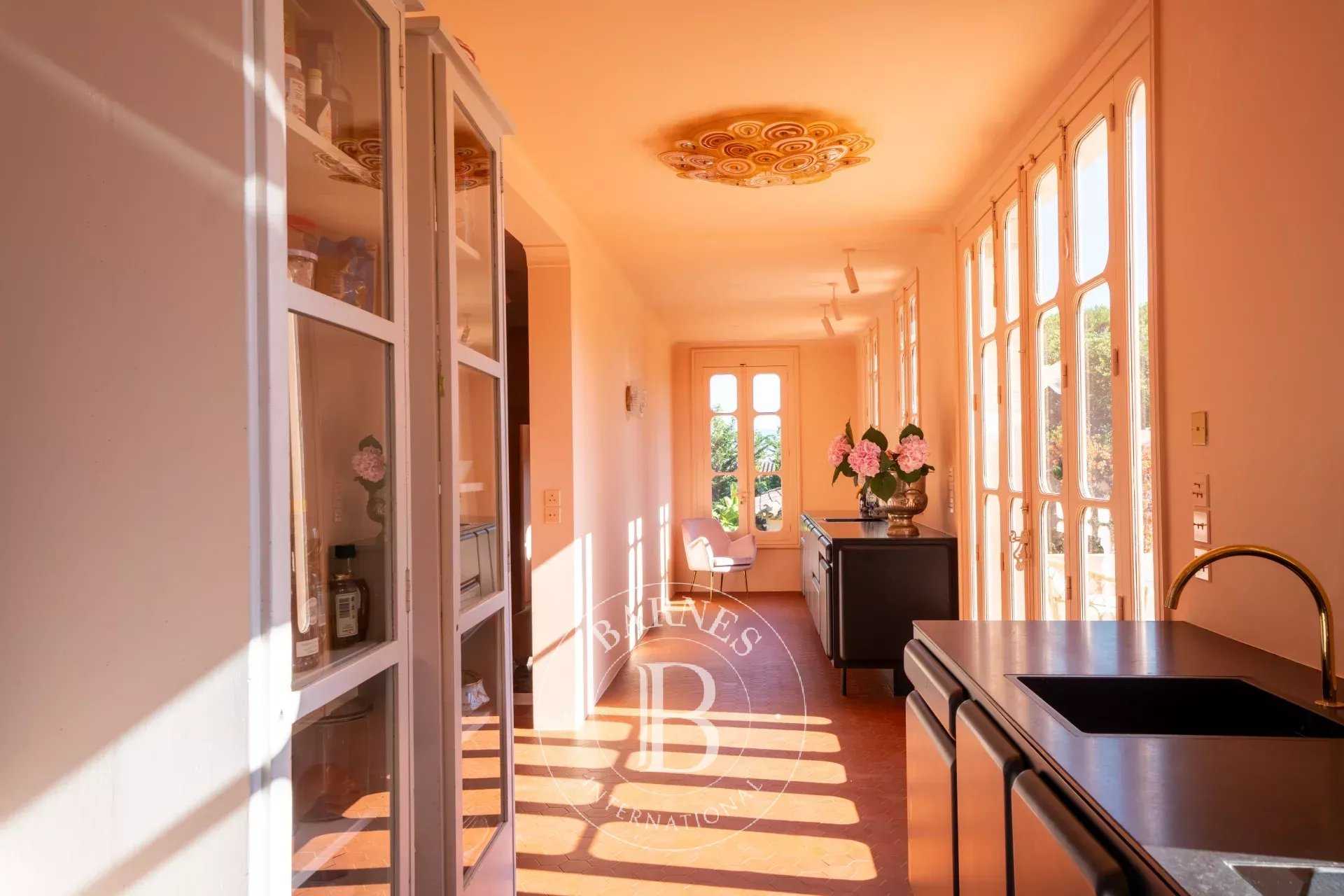 Saint-Tropez  - Maison 10 Pi&egrave;ces 5 Chambres