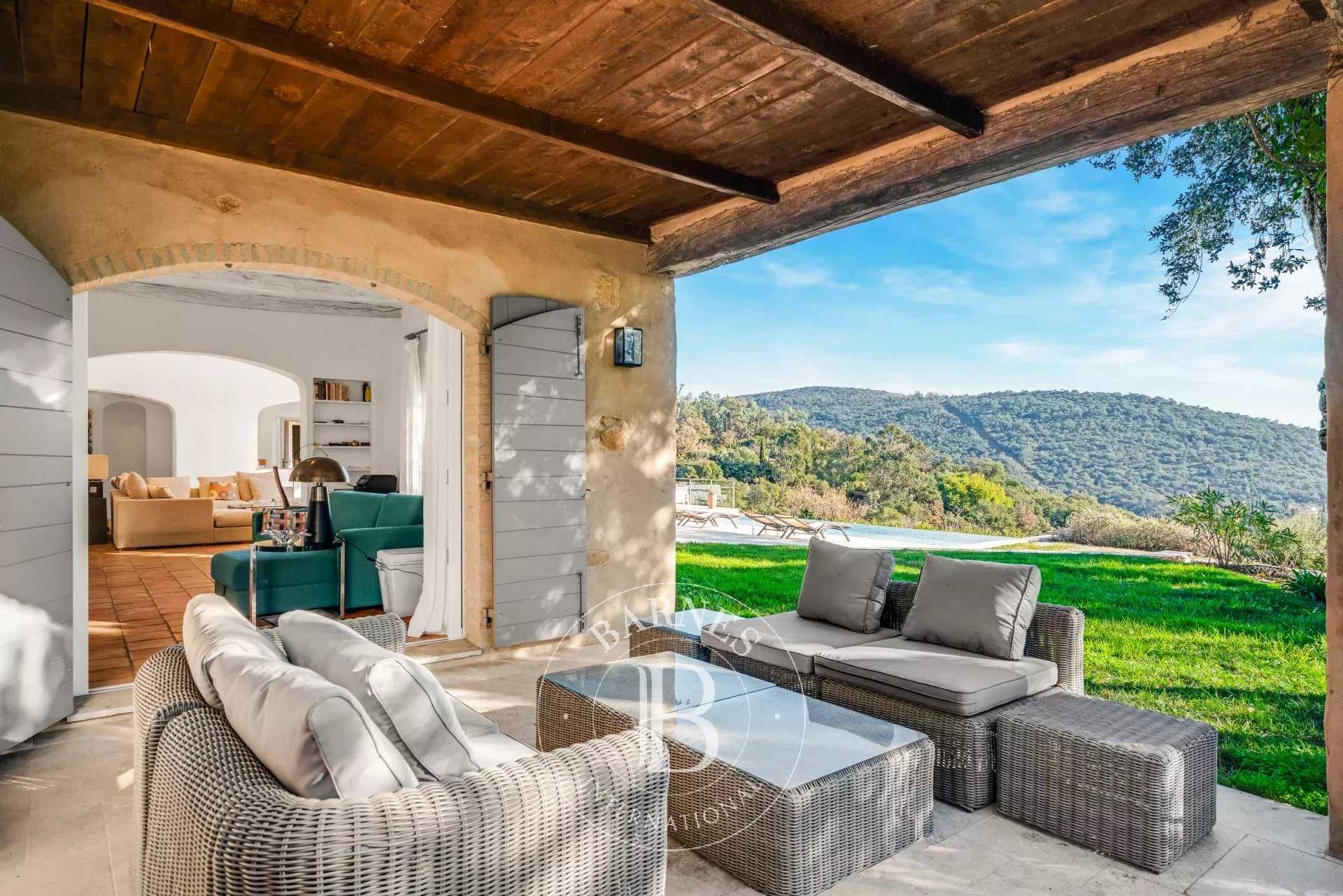 Grimaud  - Maison 6 Pi&egrave;ces 4 Chambres