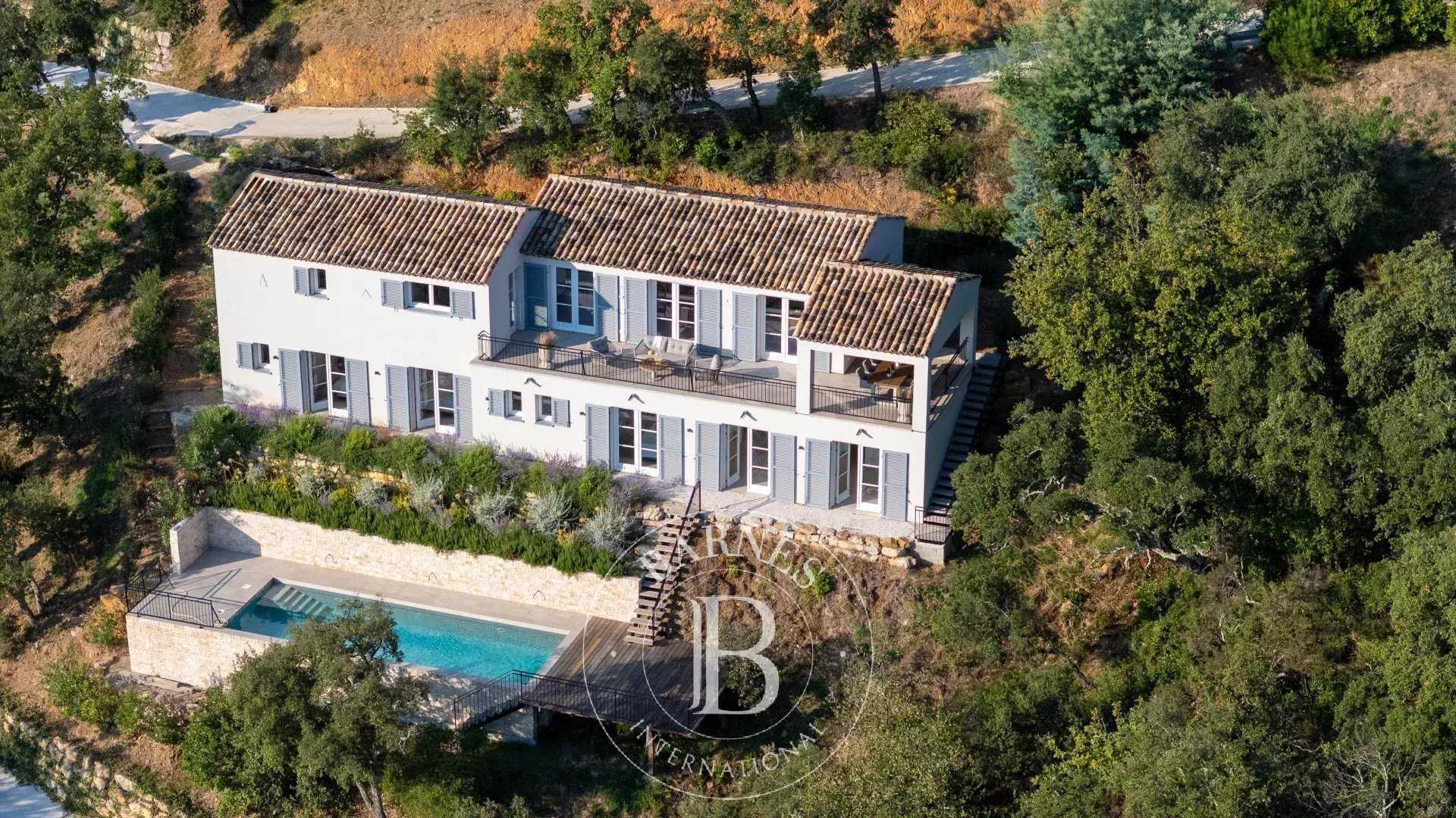 Grimaud  - Maison 7 Pièces 5 Chambres