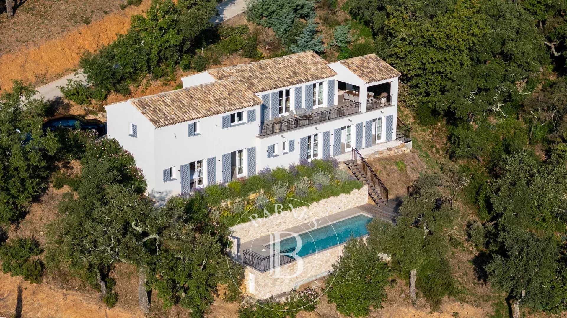 Grimaud  - Maison 7 Pièces 5 Chambres