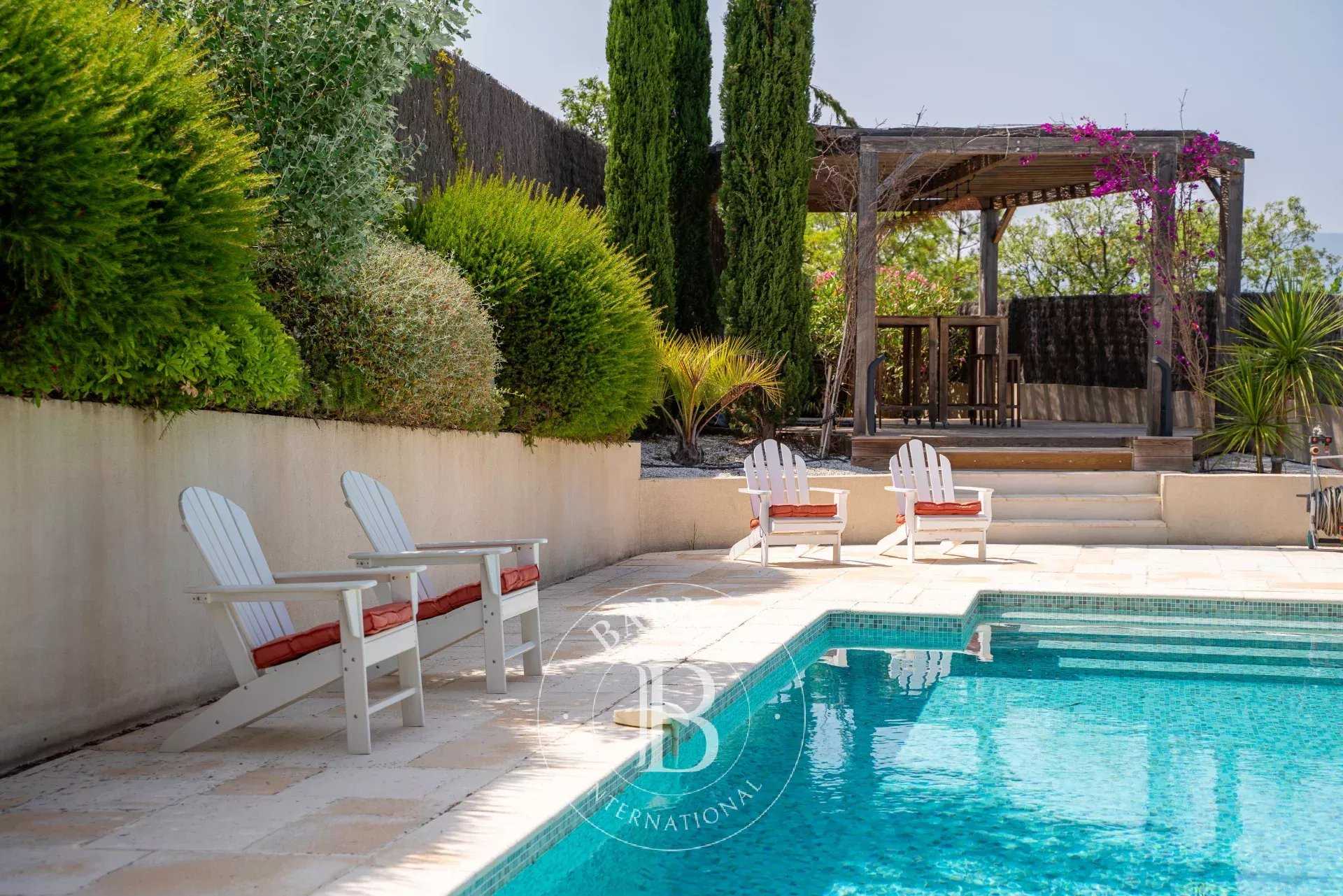 Villa Cogolin  -  ref 85982748 (picture 3)
