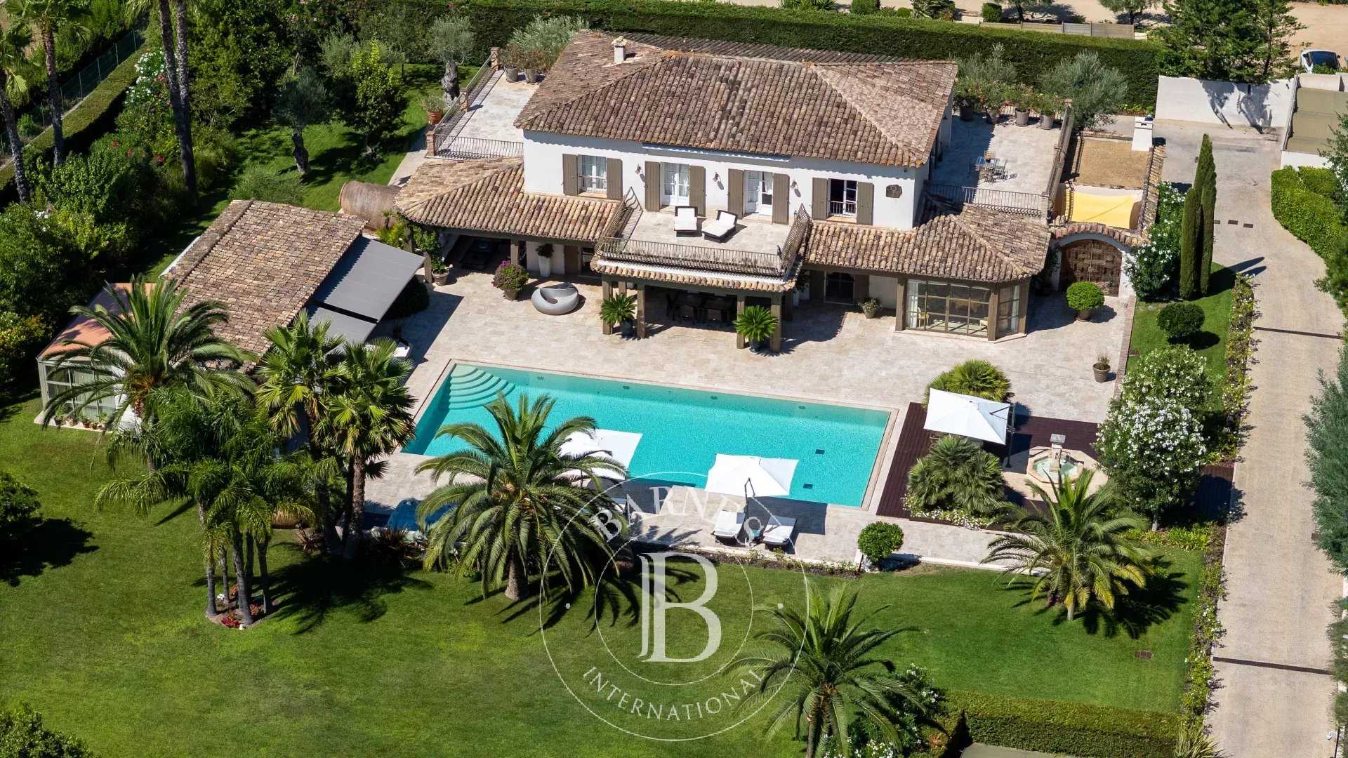 Villa Saint-Tropez  -  ref 5862854 (picture 1)