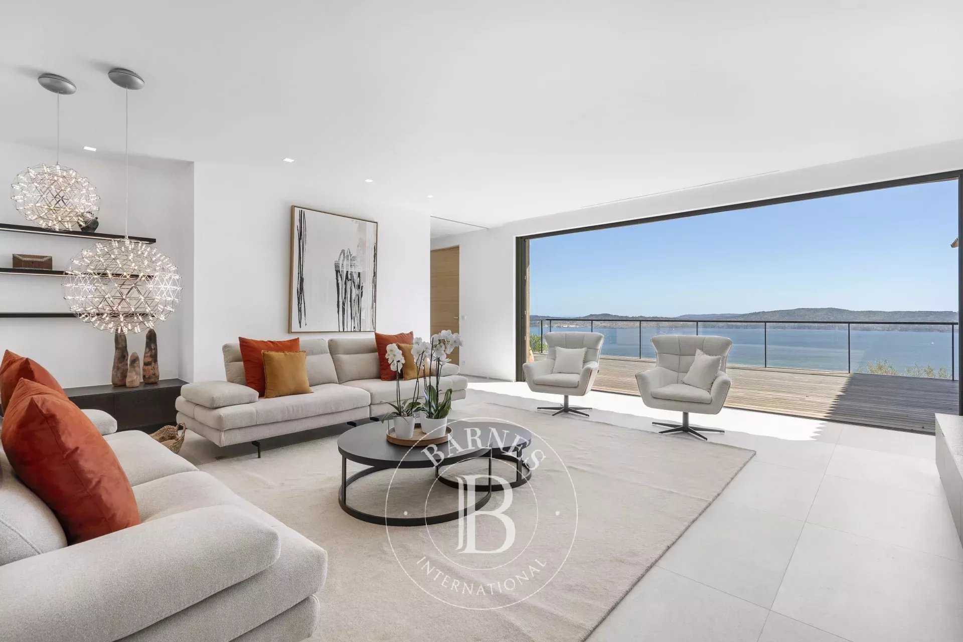 Villa Grimaud  -  ref 85796626 (picture 1)