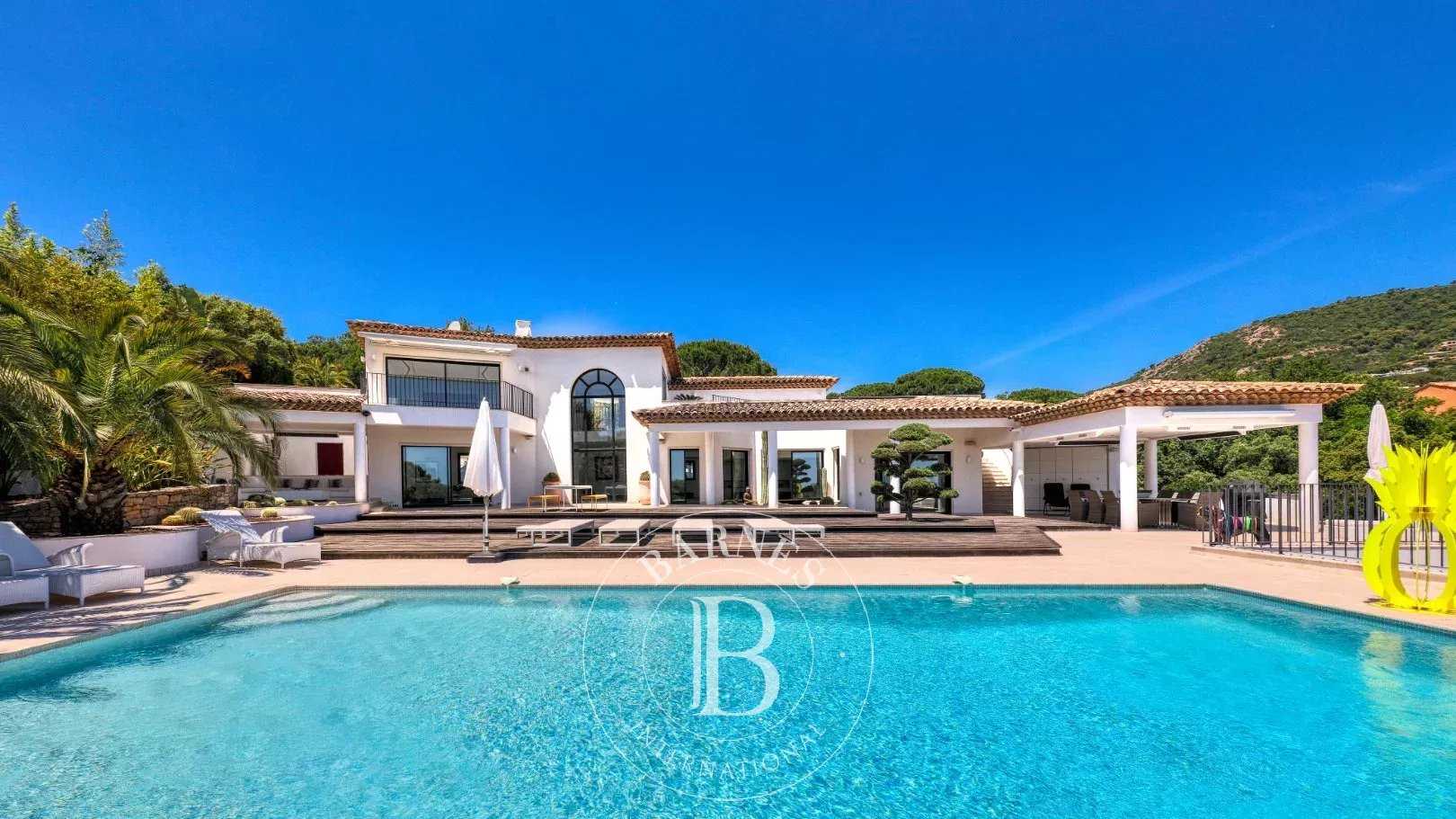 Propriété Grimaud  -  ref 3728812 (picture 2)