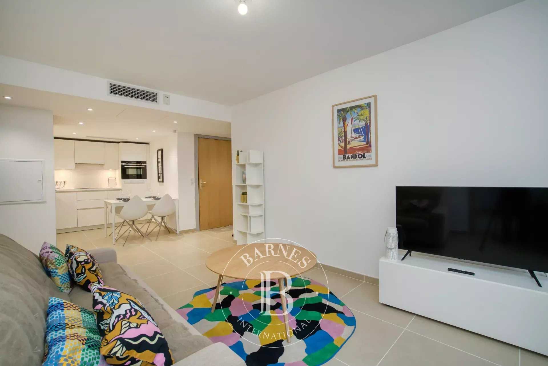 Apartment Saint-Tropez  -  ref 84804519 (picture 1)