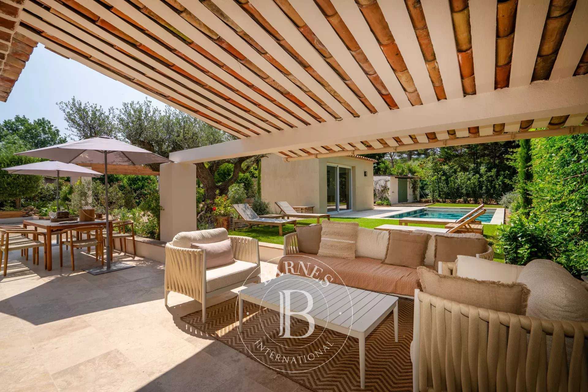 Villa Saint-Tropez  -  ref 85992895 (picture 2)