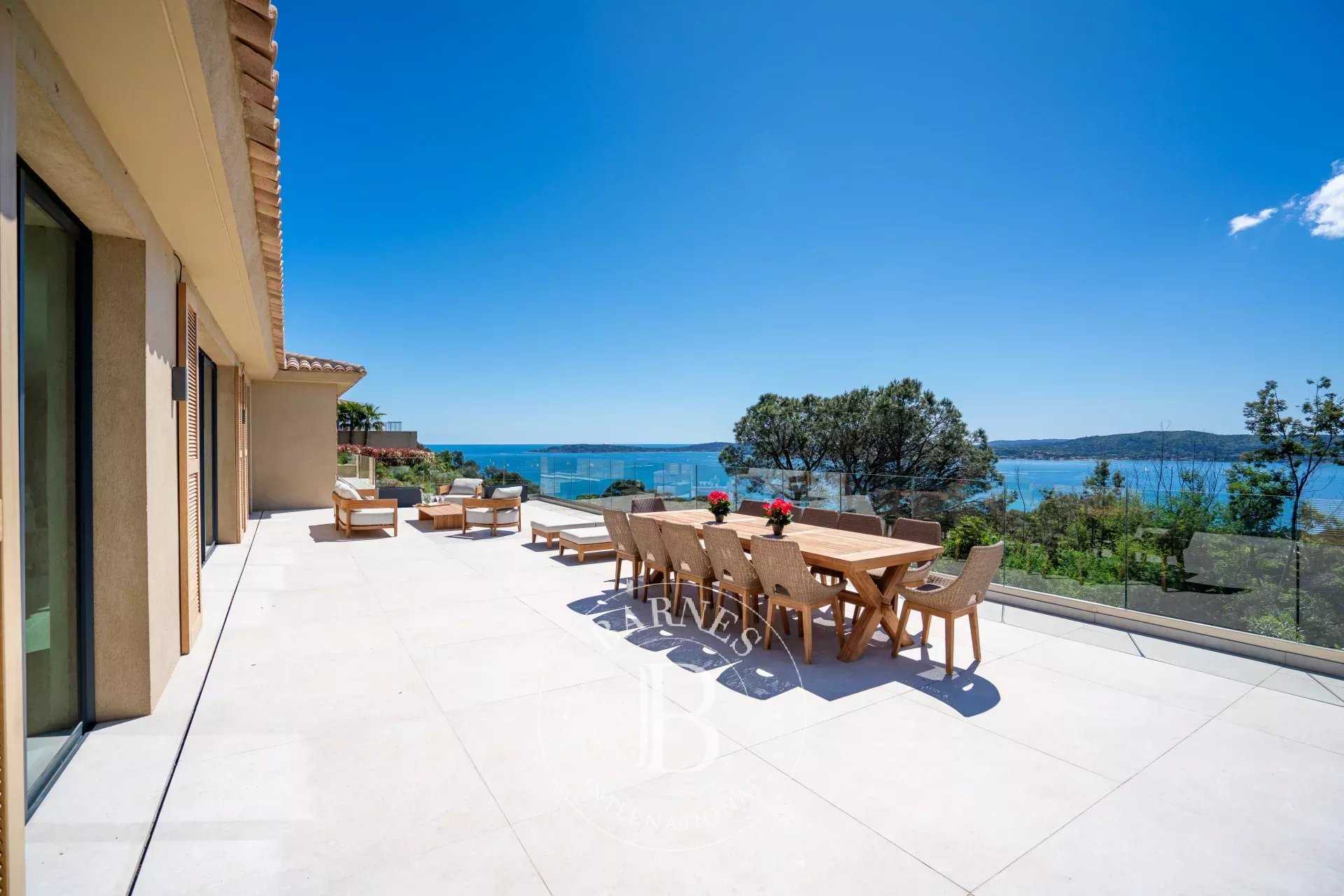 Villa Grimaud  -  ref 85854756 (picture 3)