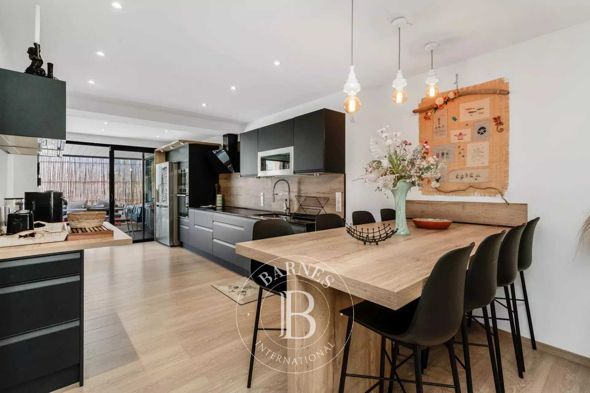 Appartement Grimaud  -  ref 86069379 (picture 1)