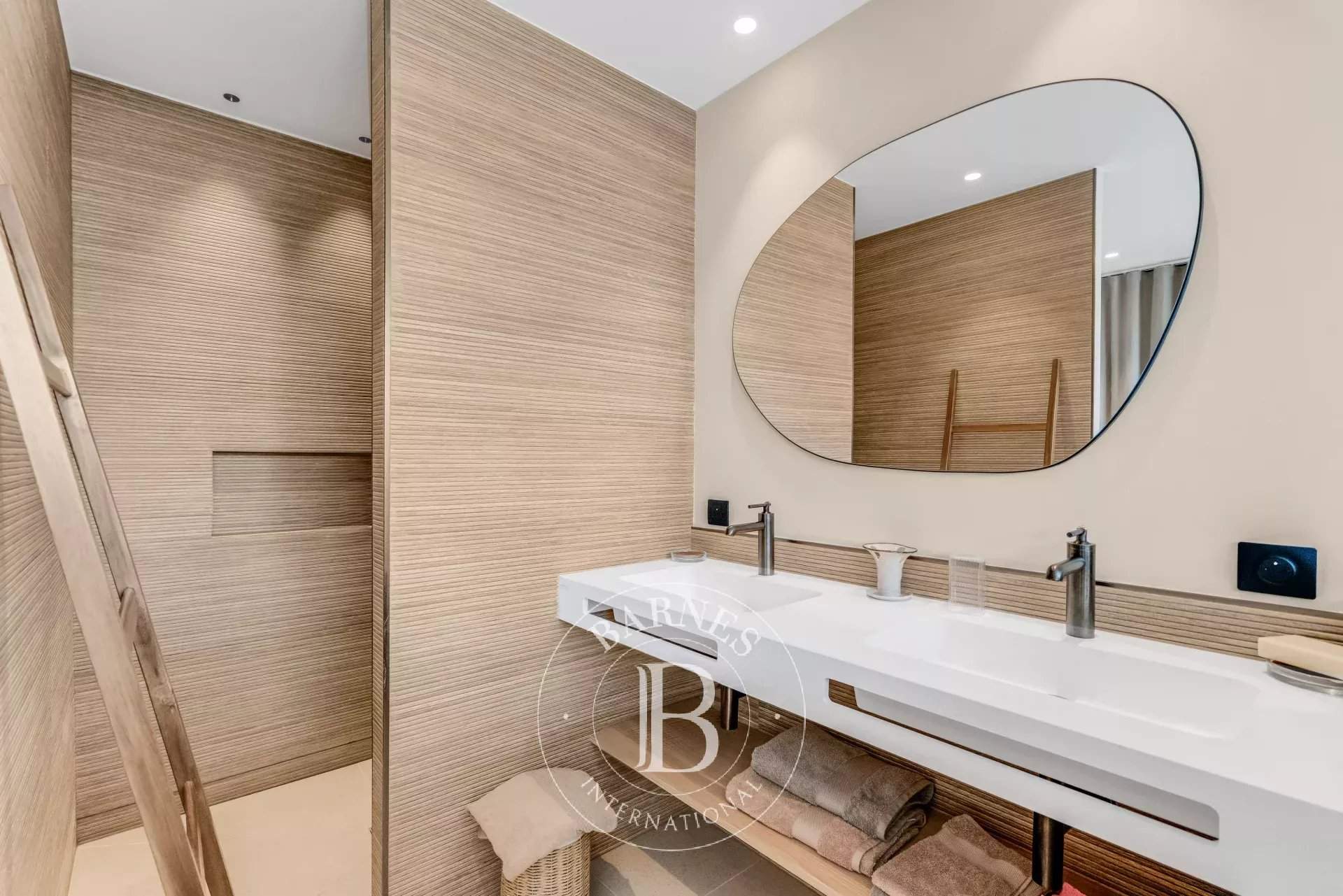 GIGARO - VILLA 6 CHAMBRES - PISCINE - VUE MER picture 12