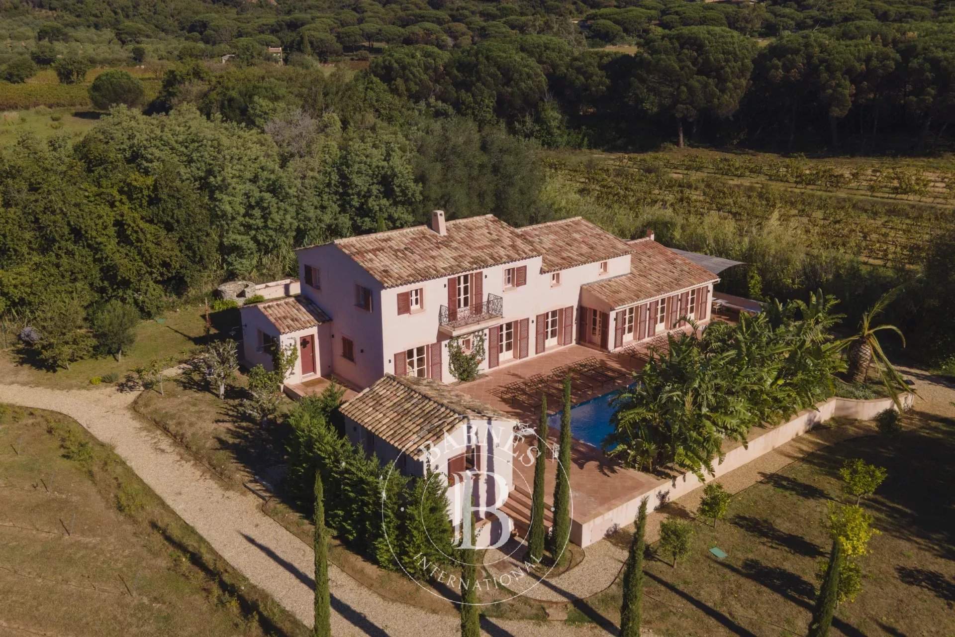 RAMATUELLE - ROUTE DES PLAGES - 6-BEDROOM VILLA - SWIMMING POOL picture 18