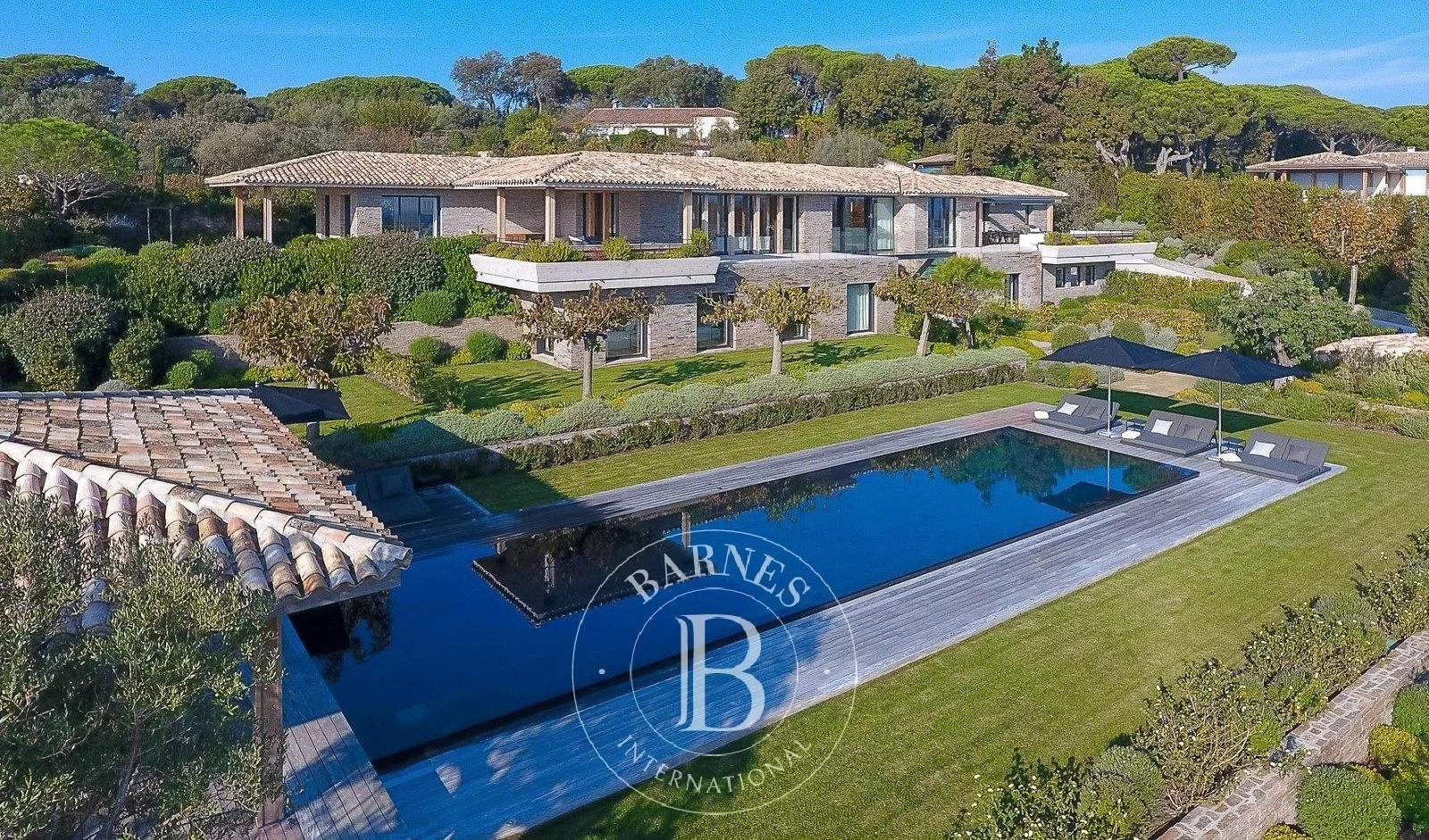 SAINT-TROPEZ - 9 BEDROOM VILLA - SWIMMING POOL - NEAR THE BEACHES AND THE VILLAGE picture 17
