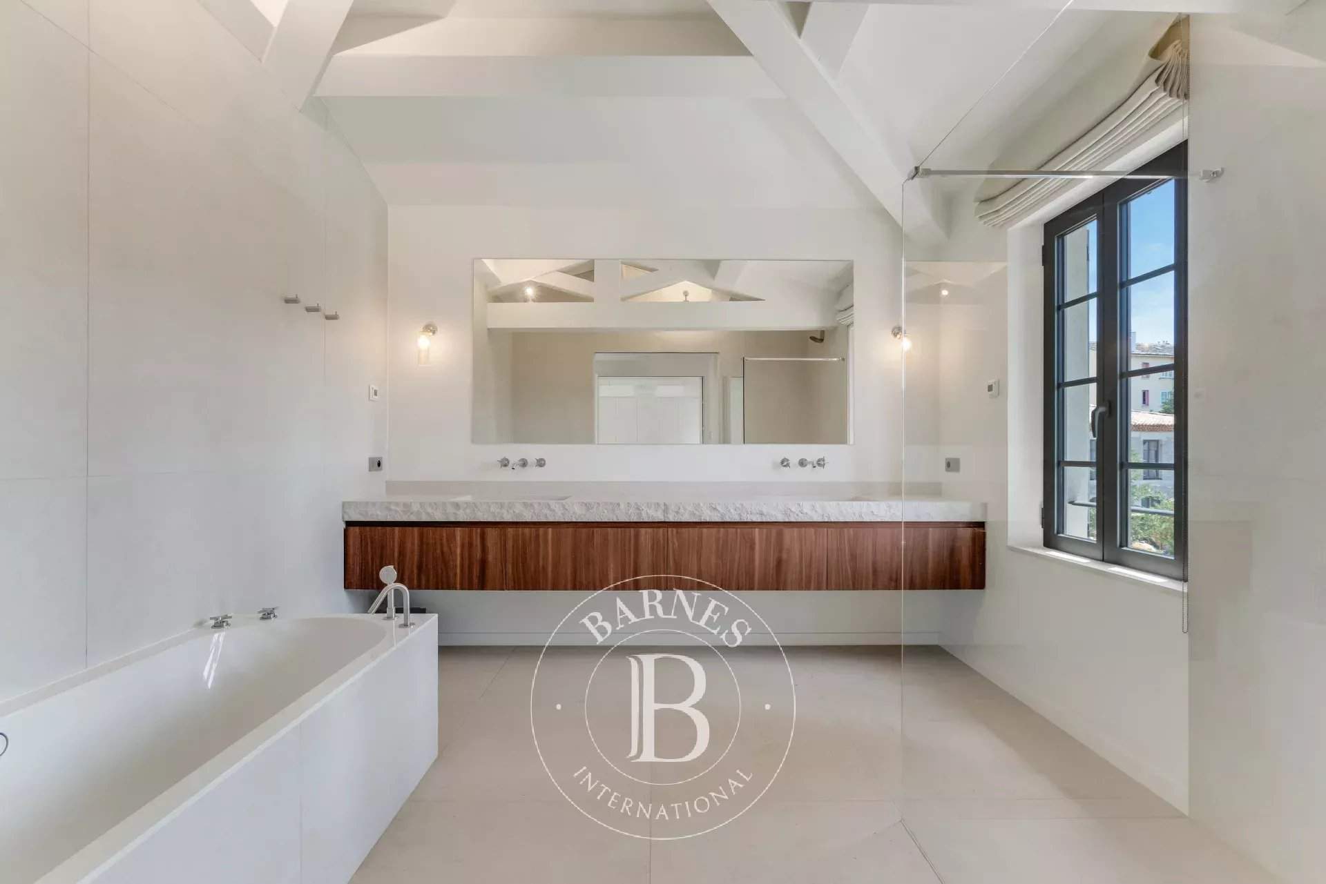 VILLA SAINT-TROPEZ - 5 CHAMBRES - PISCINE - VILLAGE picture 10