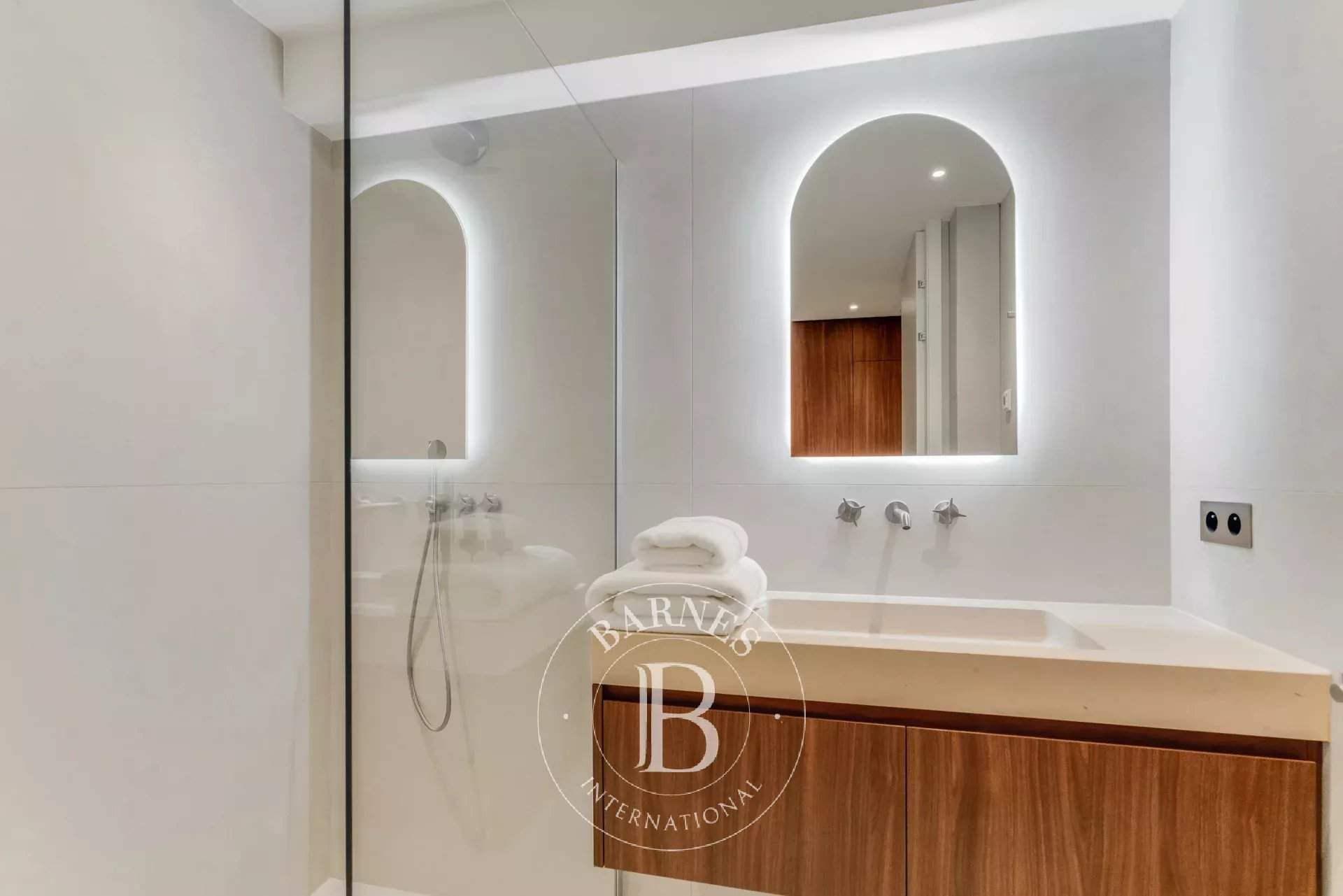 VILLA SAINT-TROPEZ - 5 CHAMBRES - PISCINE - VILLAGE picture 14