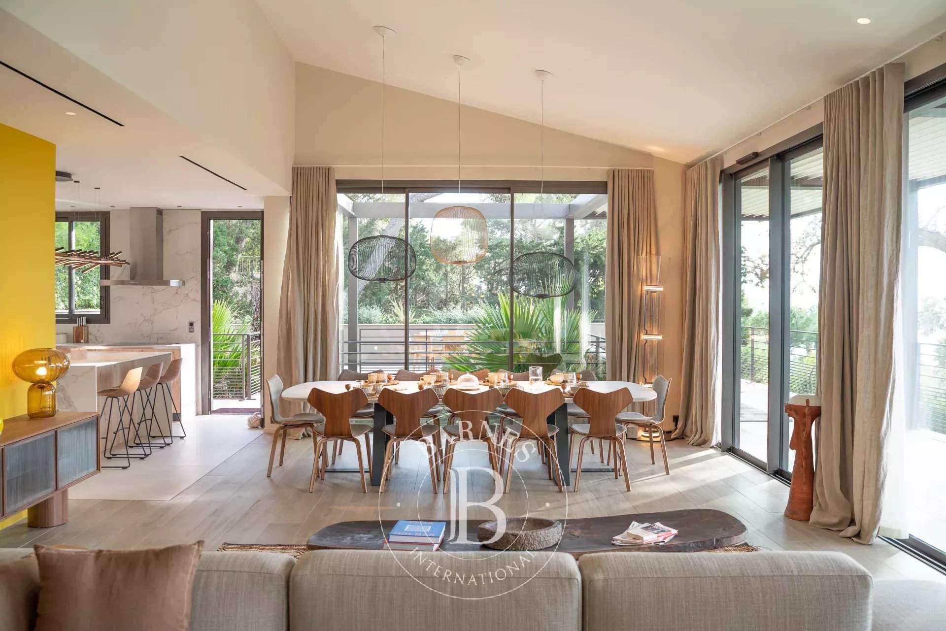 GIGARO - VILLA 6 CHAMBRES - PISCINE - VUE MER picture 4