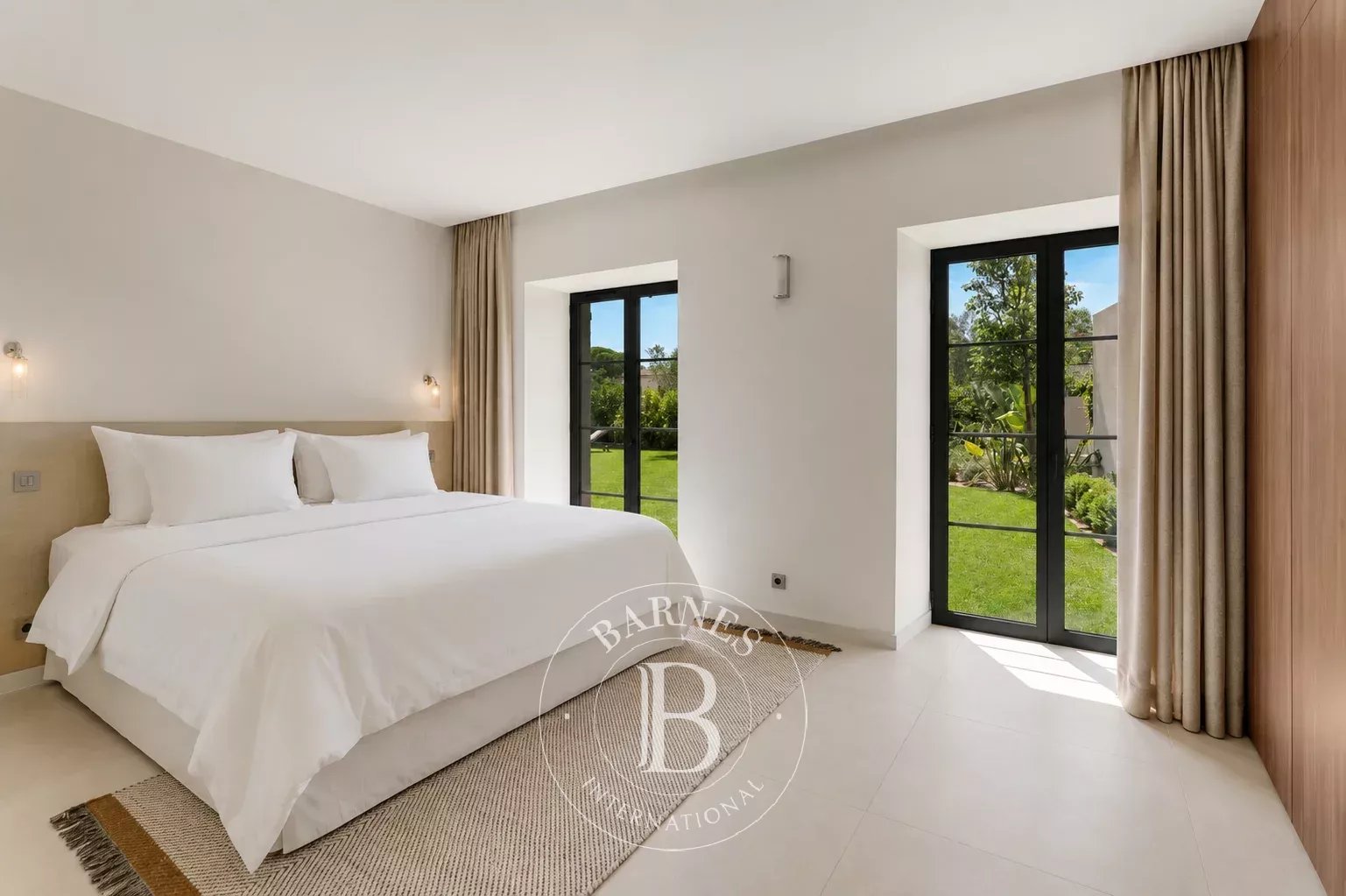 VILLA SAINT-TROPEZ - 5 CHAMBRES - PISCINE - VILLAGE picture 13