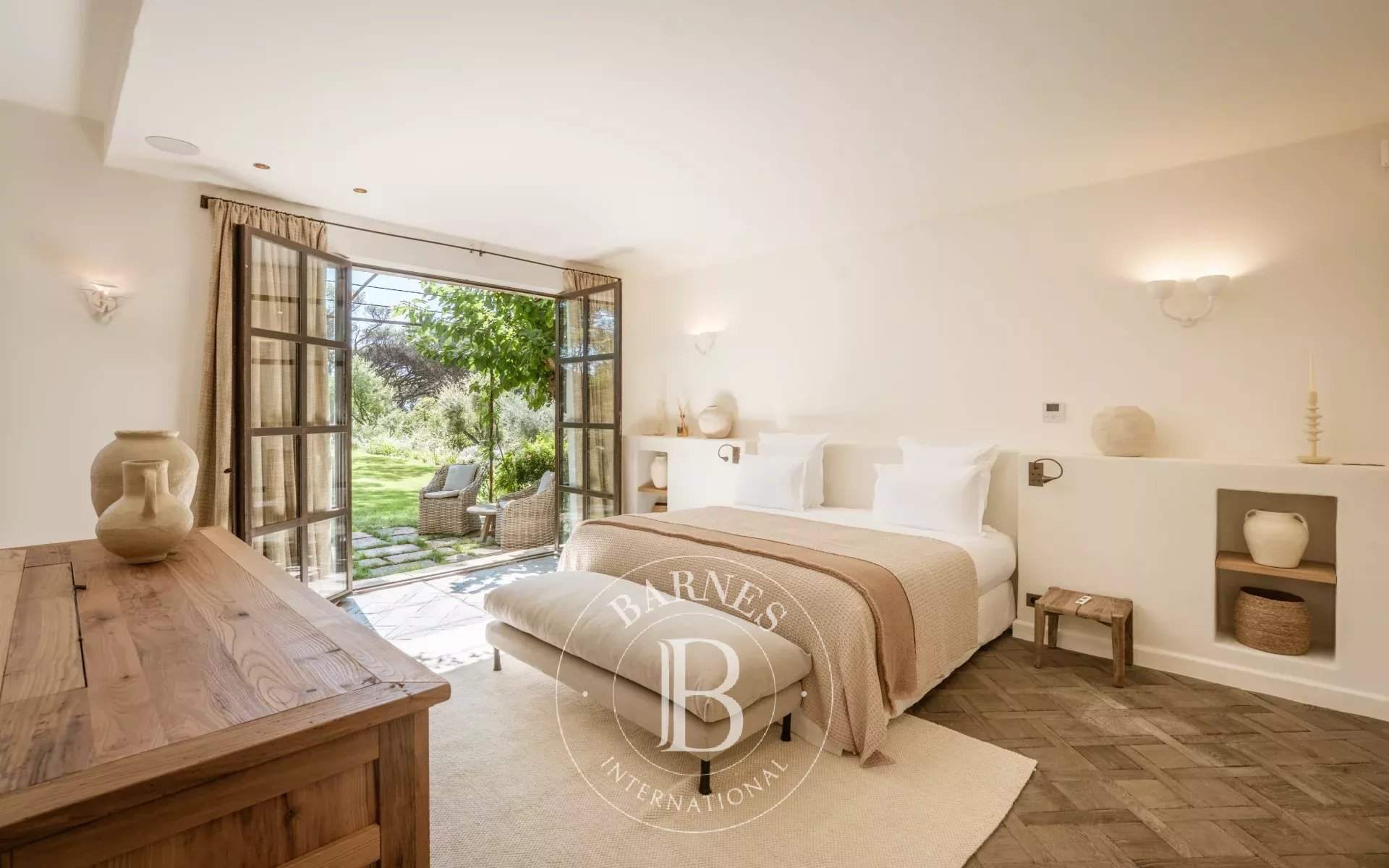 SAINT-TROPEZ - 9-BEDROOM VILLA - OPEN VIEW picture 15