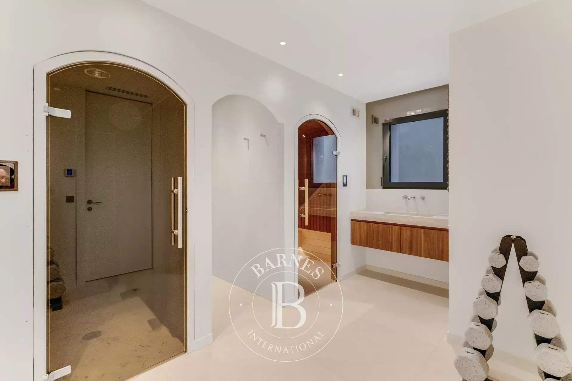 VILLA SAINT-TROPEZ - 5 CHAMBRES - PISCINE - VILLAGE picture 17