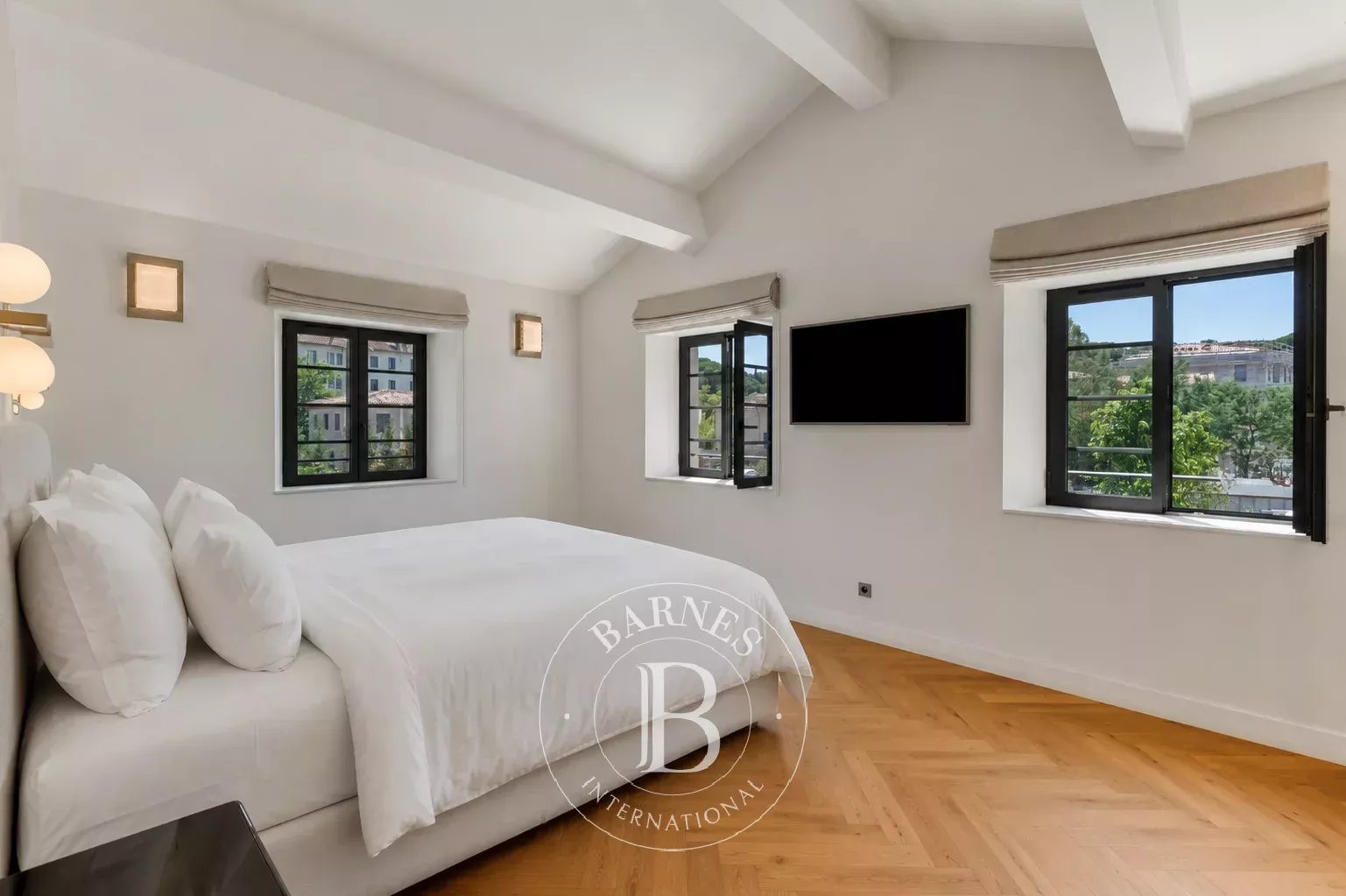 VILLA SAINT-TROPEZ - 5 CHAMBRES - PISCINE - VILLAGE picture 11