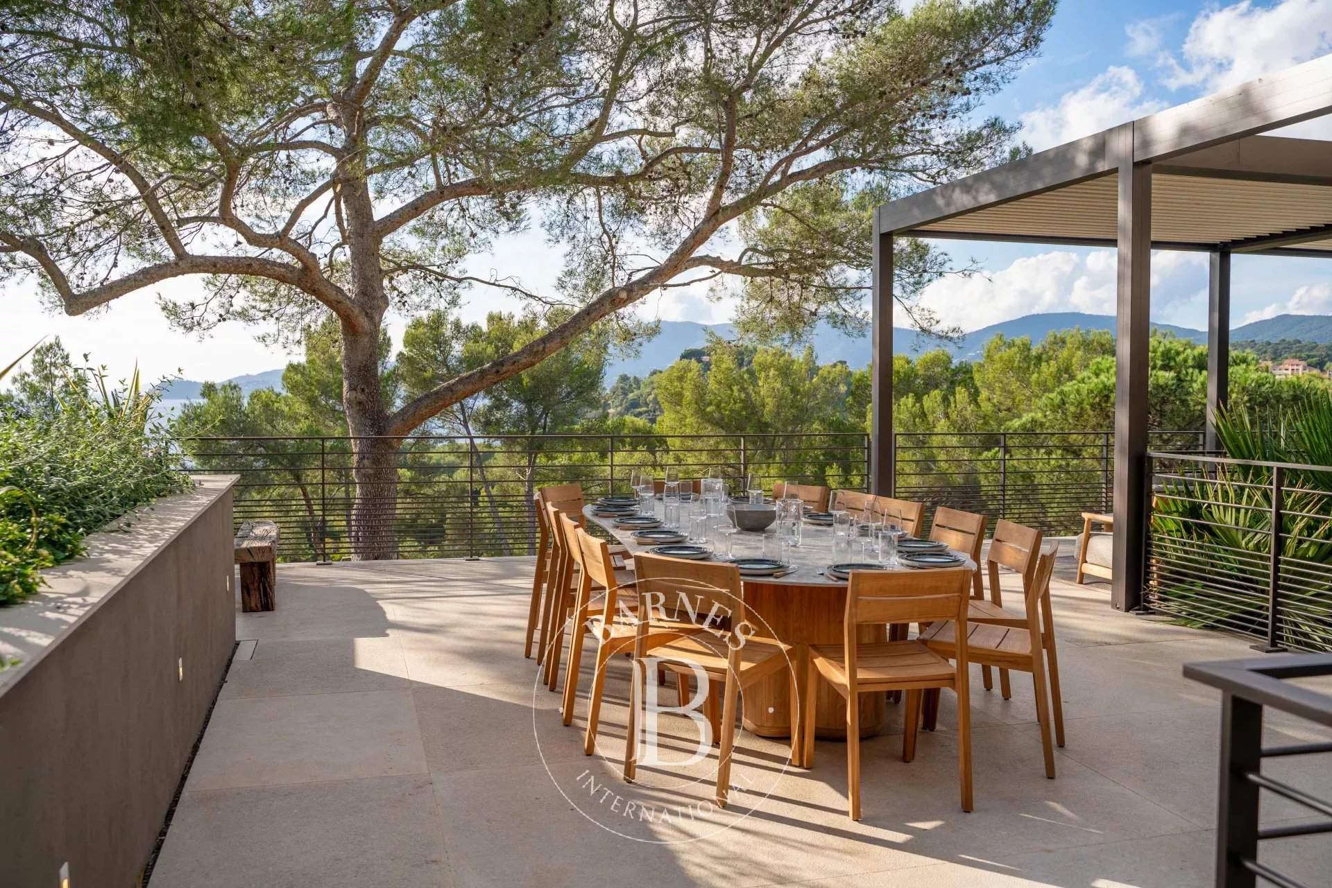 GIGARO - VILLA 6 CHAMBRES - PISCINE - VUE MER picture 16