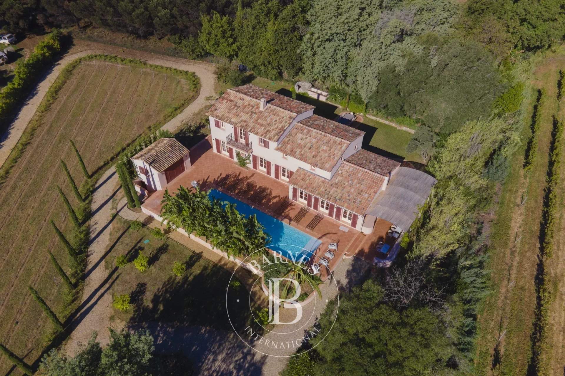 RAMATUELLE - ROUTE DES PLAGES - 6-BEDROOM VILLA - SWIMMING POOL picture 17