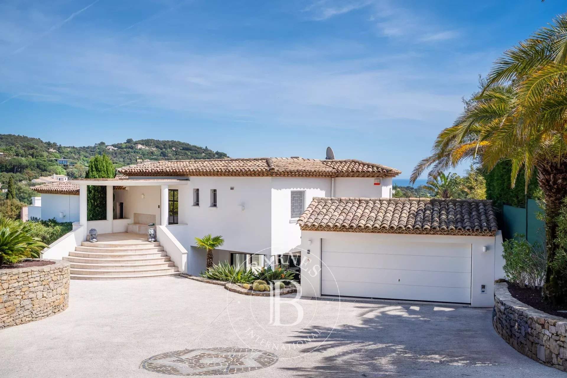 Grimaud  - Property 4 Bedrooms - picture 8