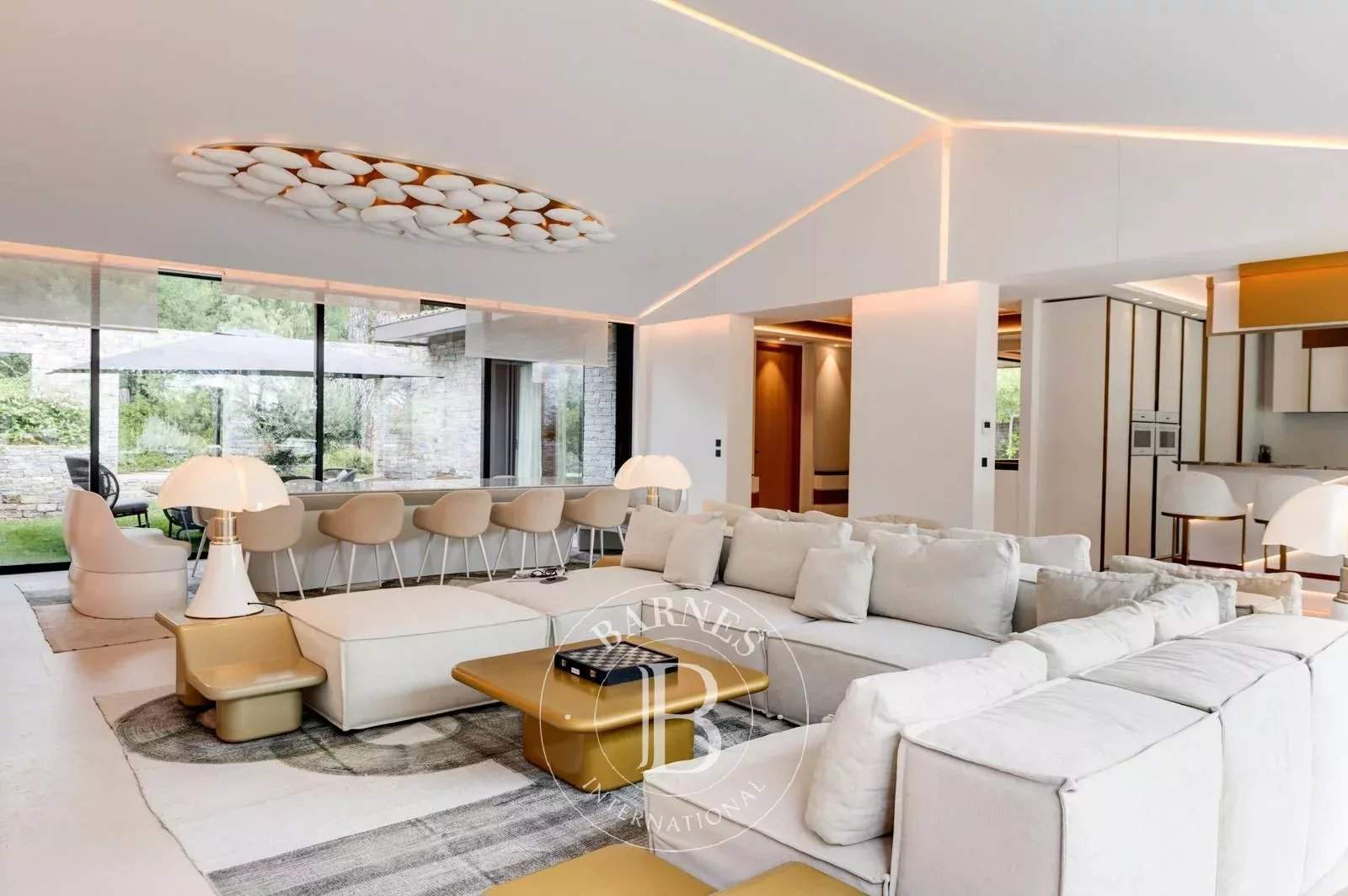 RAMATUELLE - NEW VILLA - 6 BEDROOMS + 2 STAFF - NEAR BEACH - SWIMMING POOL - GYM picture 8