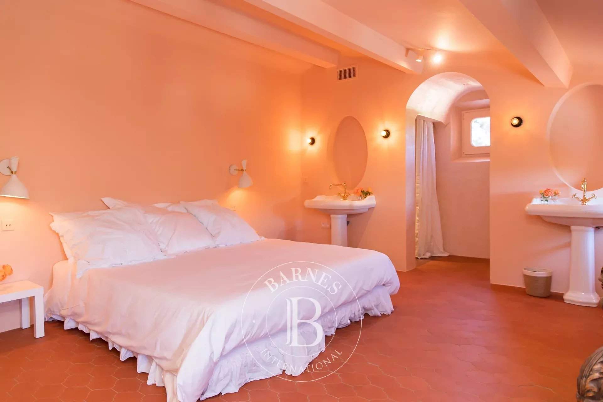 RAMATUELLE - ROUTE DES PLAGES - 6-BEDROOM VILLA - SWIMMING POOL picture 6