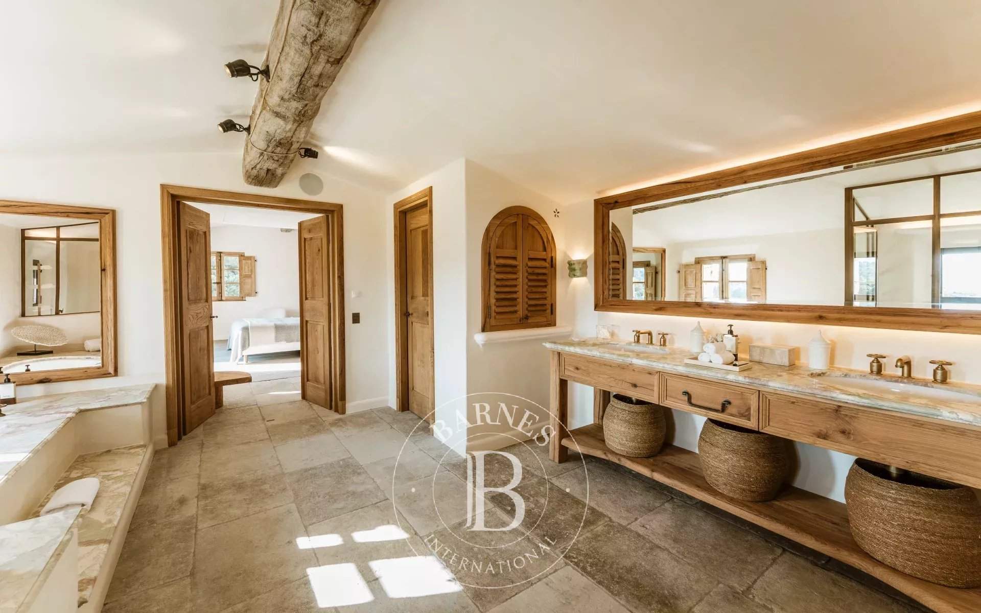SAINT-TROPEZ/CANOUBIERS - 6-BEDROOM VILLA - SWIMMING POOL - SEA VIEW picture 12