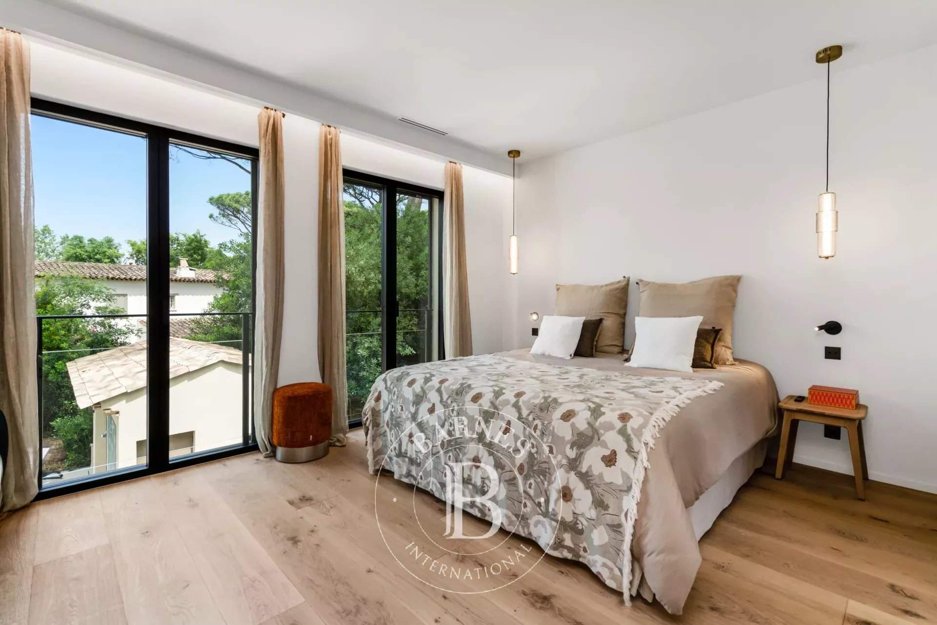 GASSIN - VILLA 5 CHAMBRES - PISCINE picture 9