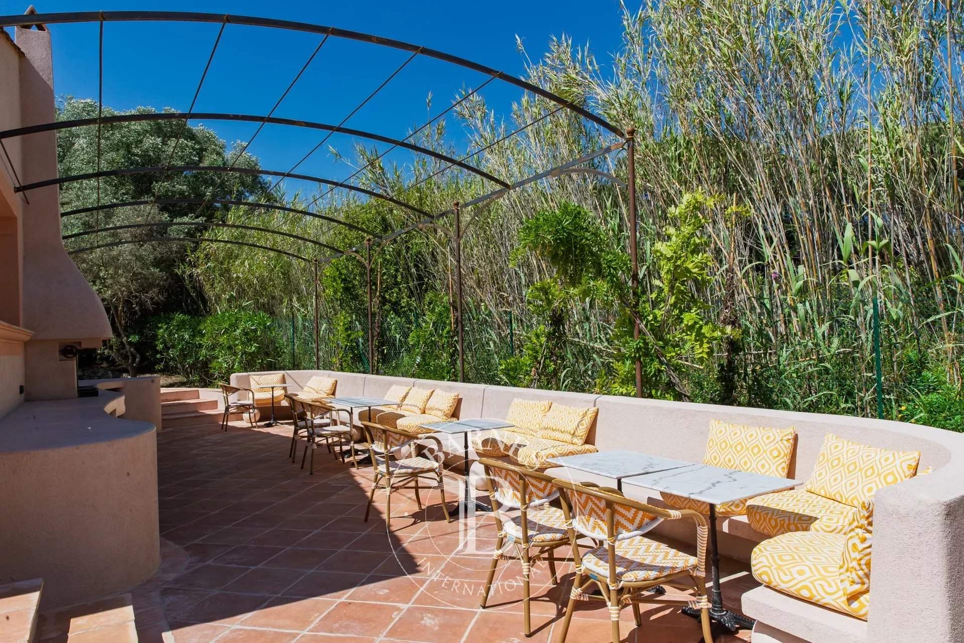 RAMATUELLE - ROUTE DES PLAGES - 6-BEDROOM VILLA - SWIMMING POOL picture 15