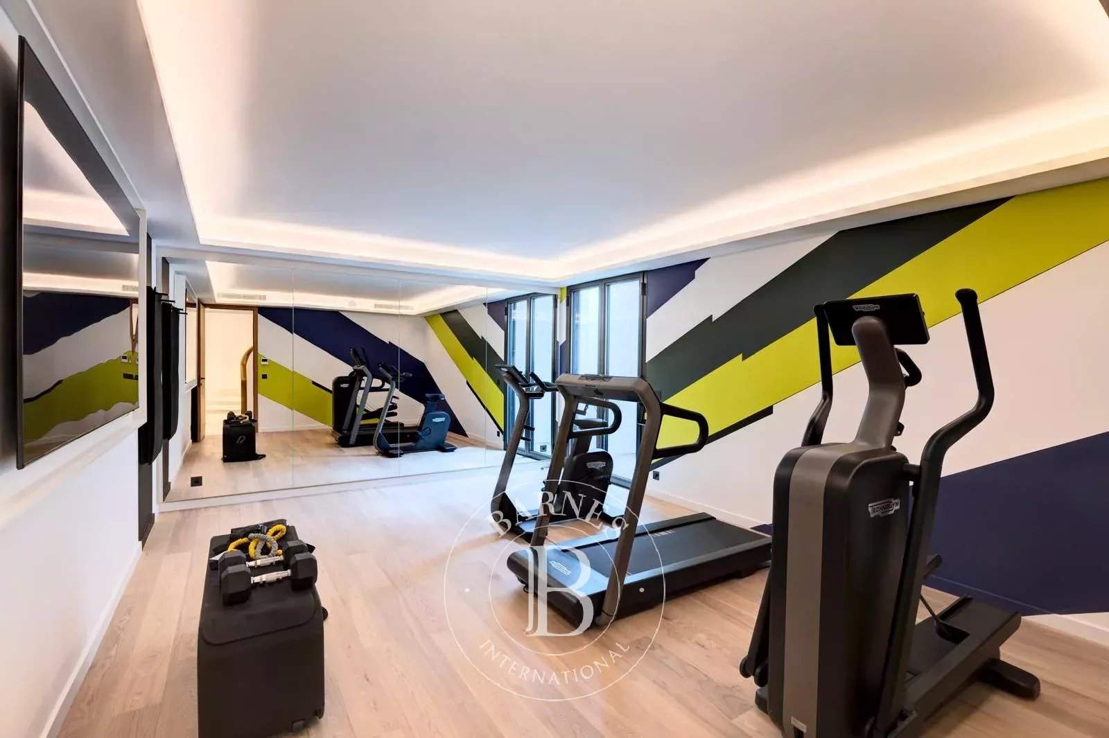 RAMATUELLE - NEW VILLA - 6 BEDROOMS + 2 STAFF - NEAR BEACH - SWIMMING POOL - GYM picture 13