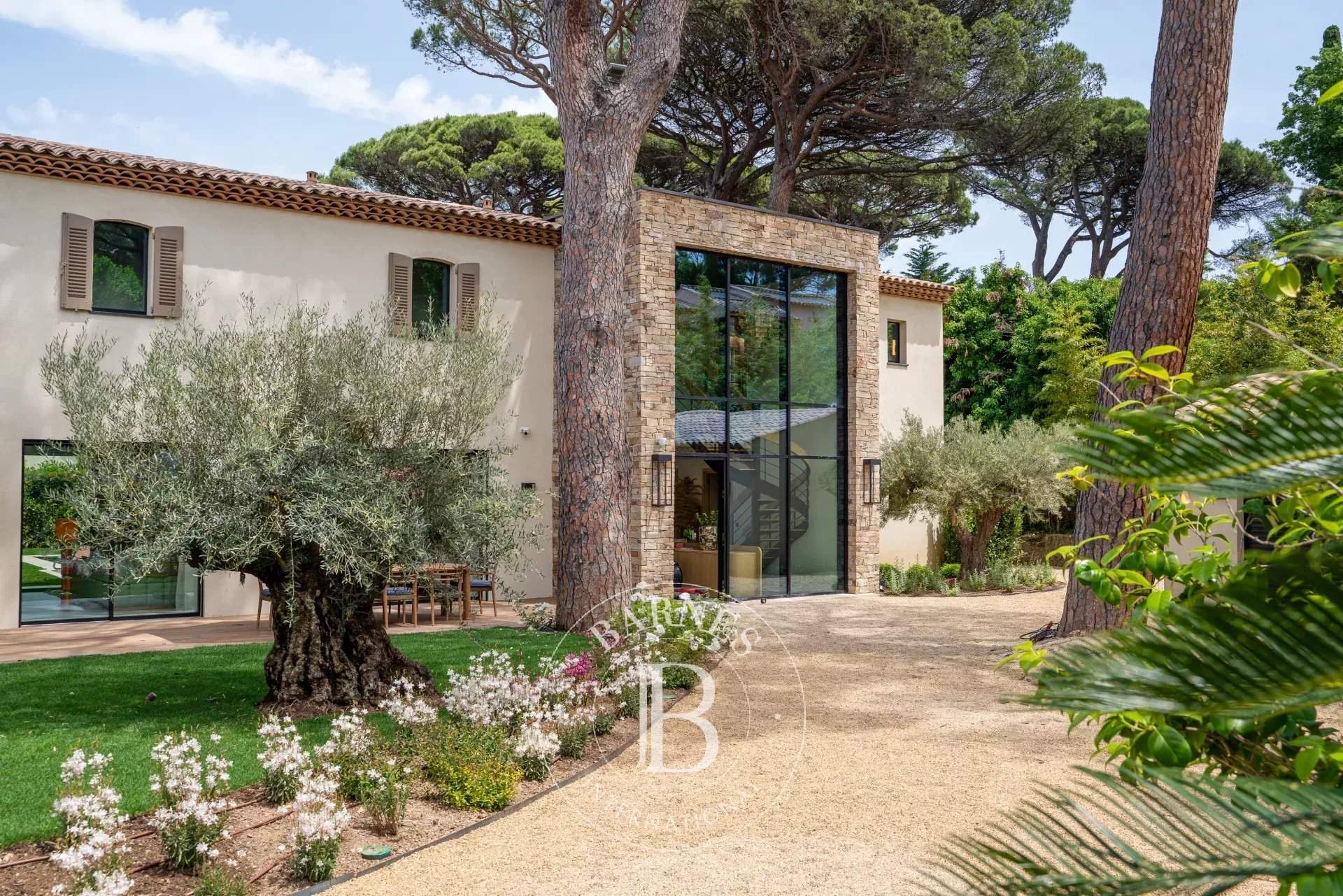 GASSIN - VILLA 5 CHAMBRES - PISCINE picture 17