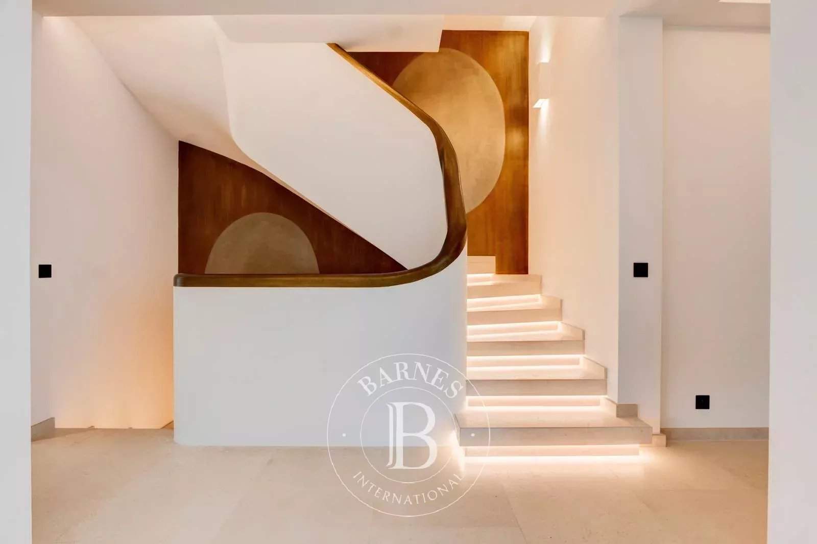 RAMATUELLE - NEW VILLA - 6 BEDROOMS + 2 STAFF - NEAR BEACH - SWIMMING POOL - GYM picture 10