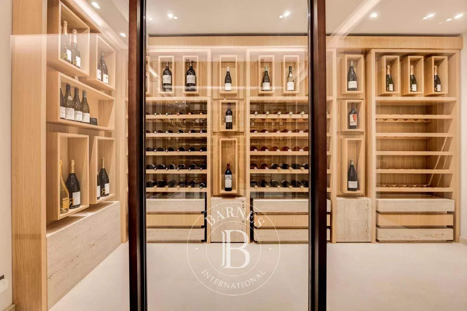 RAMATUELLE - NEW VILLA - 6 BEDROOMS + 2 STAFF - NEAR BEACH - SWIMMING POOL - GYM picture 12