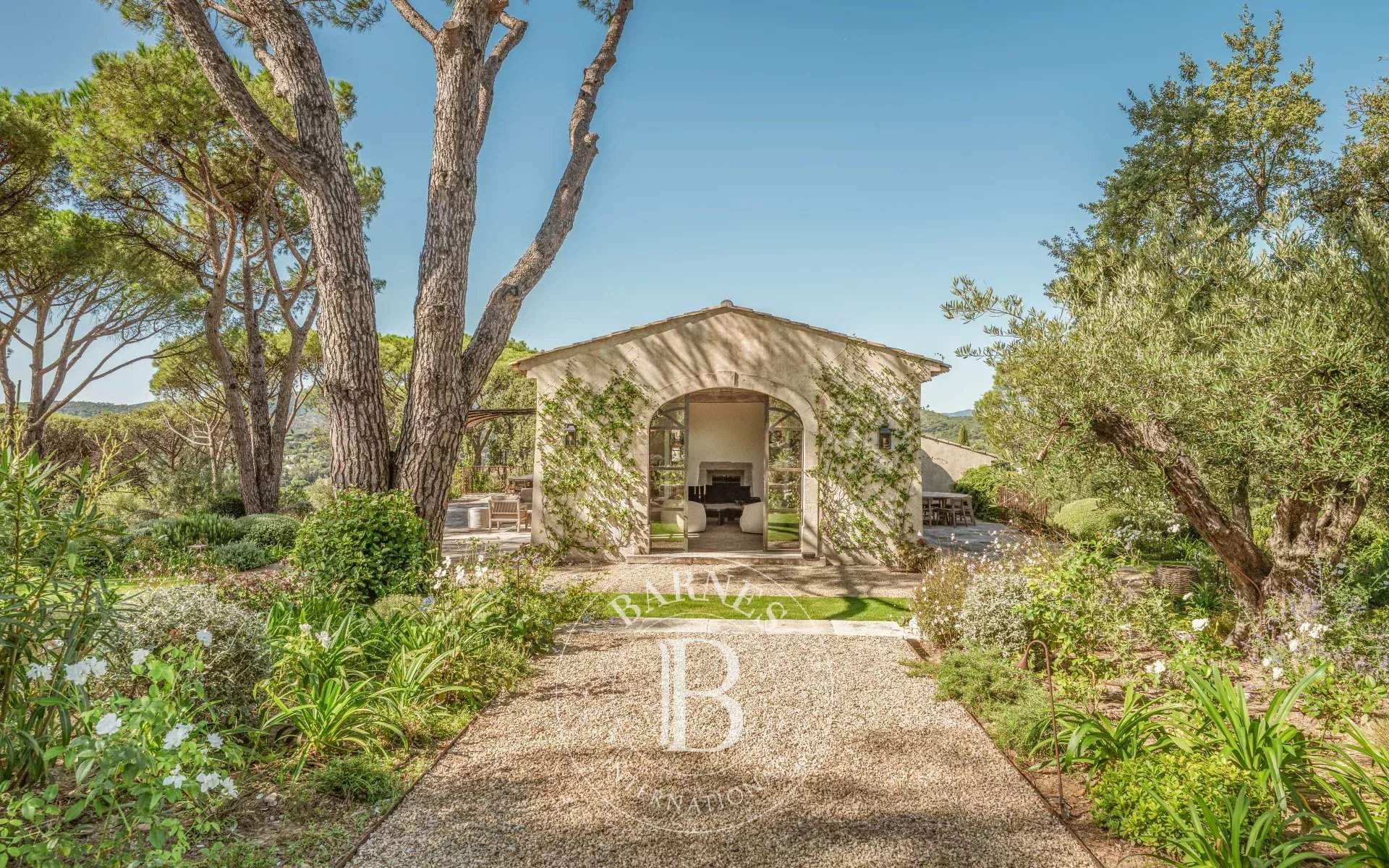 SAINT-TROPEZ - 9-BEDROOM VILLA - OPEN VIEW picture 17