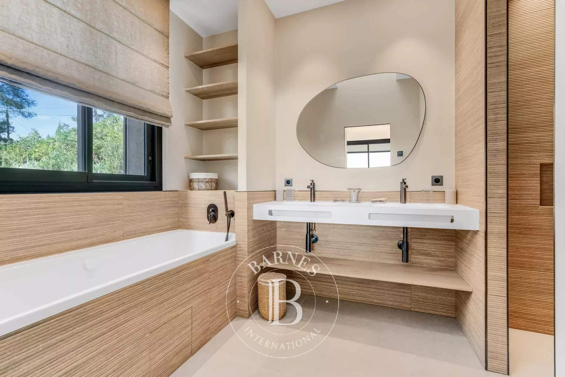 GIGARO - VILLA 6 CHAMBRES - PISCINE - VUE MER picture 8