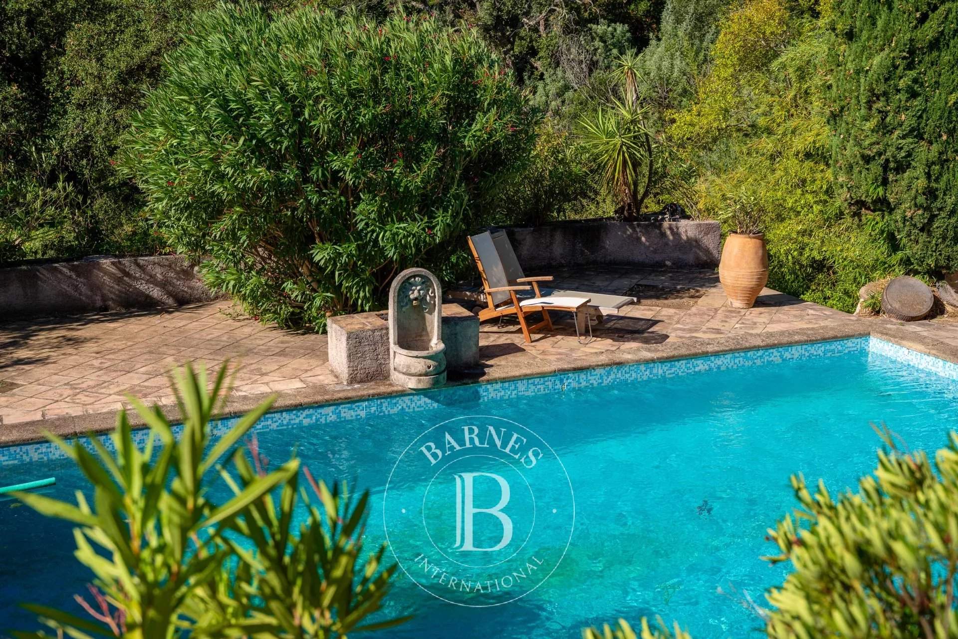 Grimaud  - Maison 8 Pièces 6 Chambres - picture 9